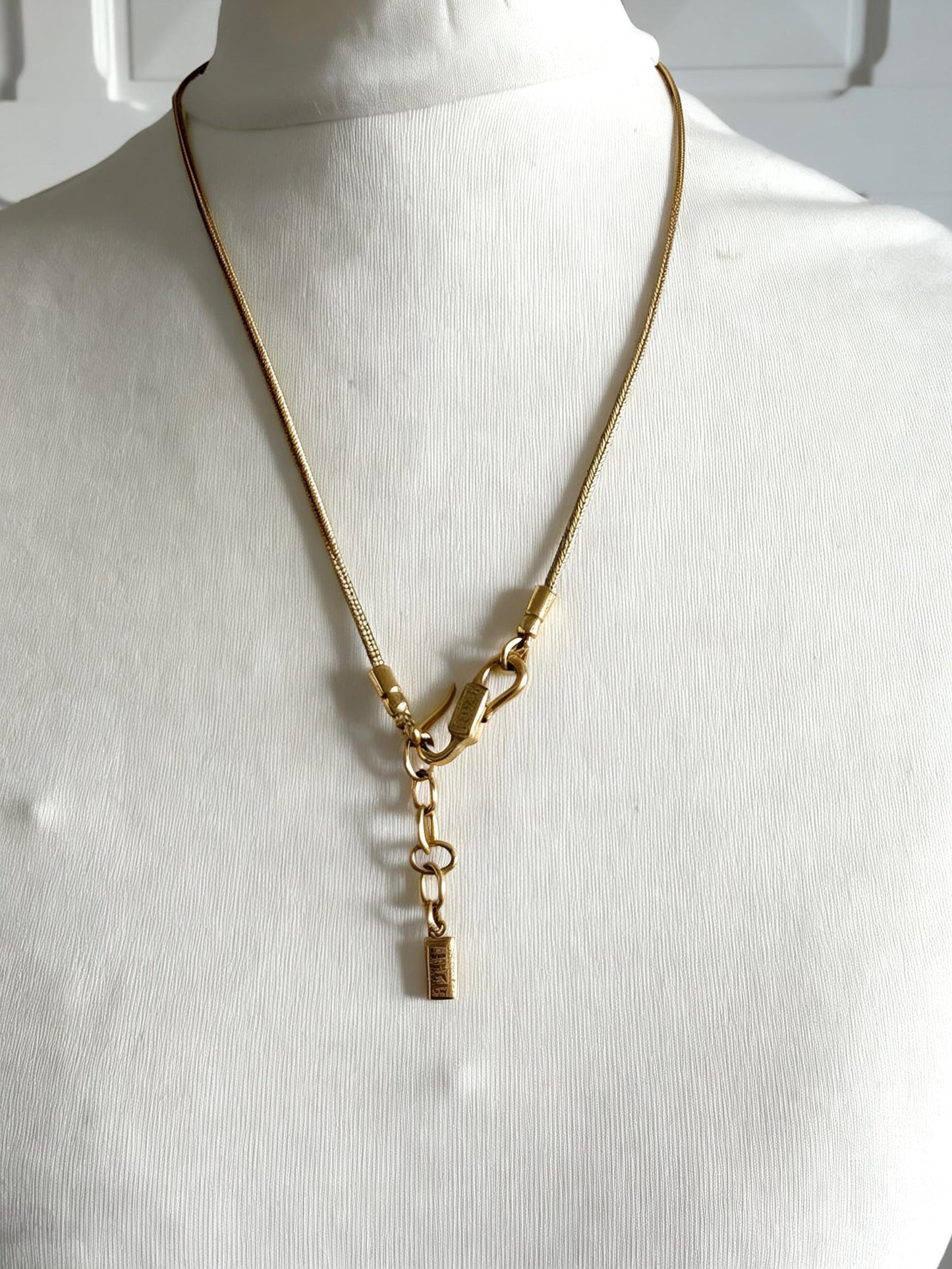 Collier signé Kenzo