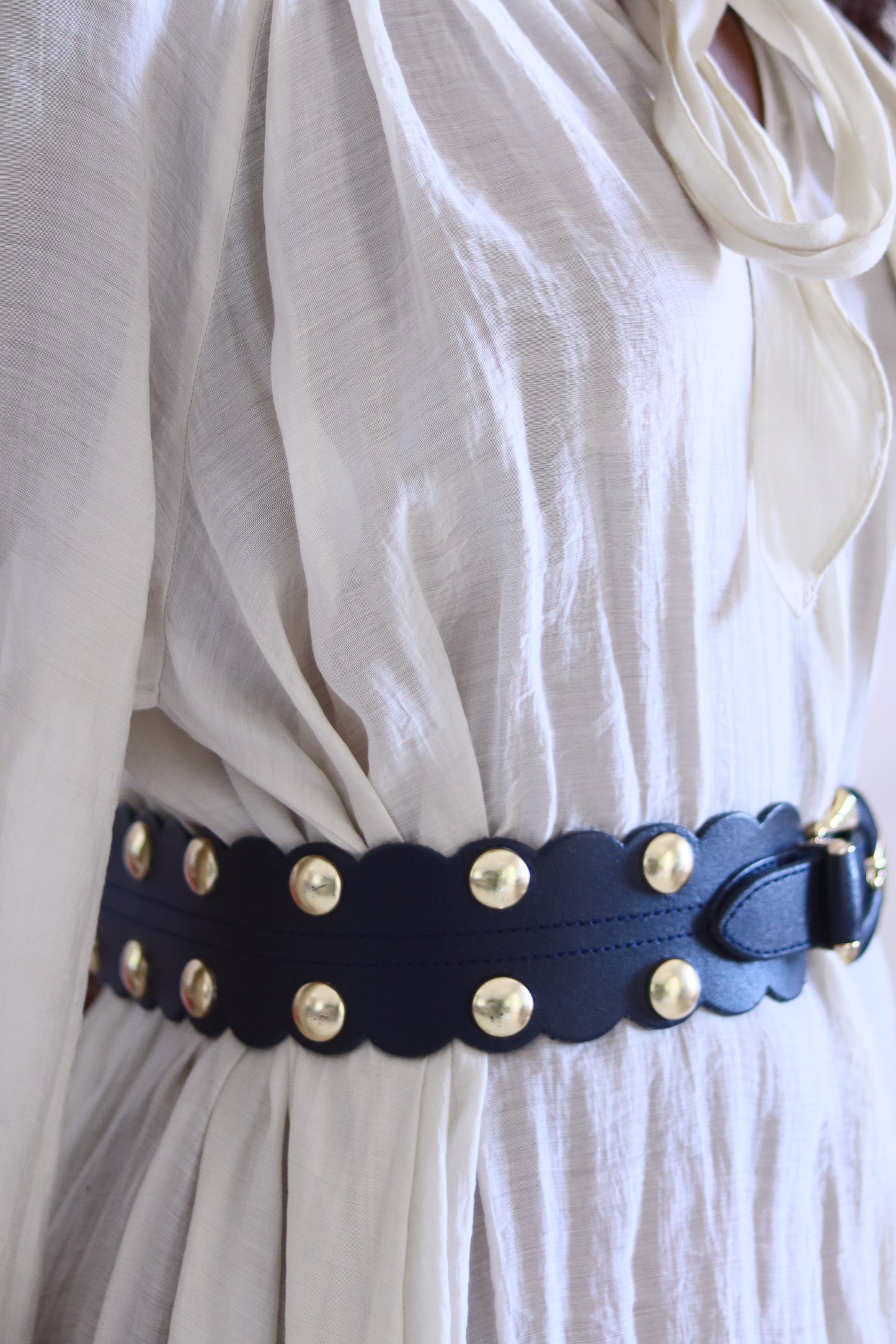 Ceinture en cuir clouté