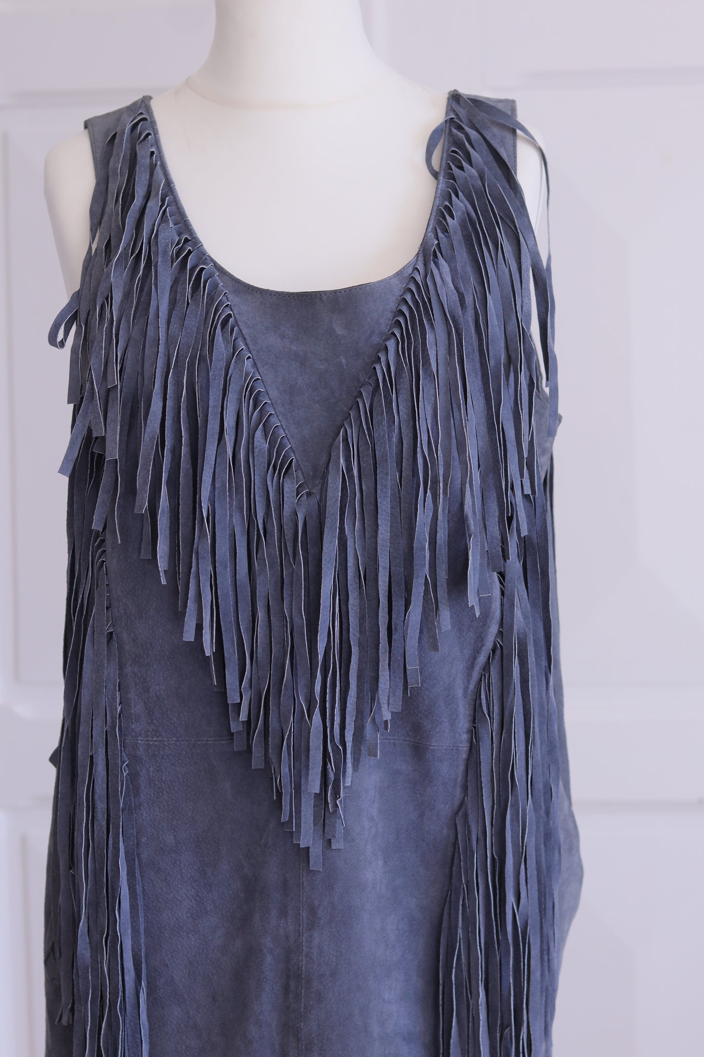 Robe à franges en cuir daim