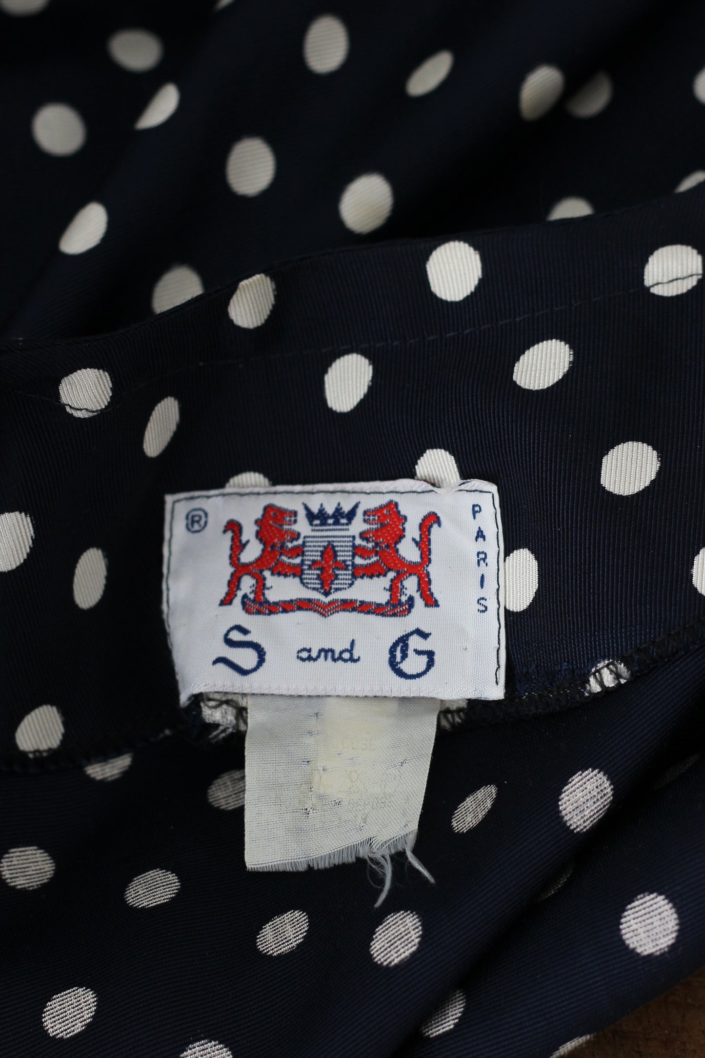 S-G ensemble robe motifs pois
