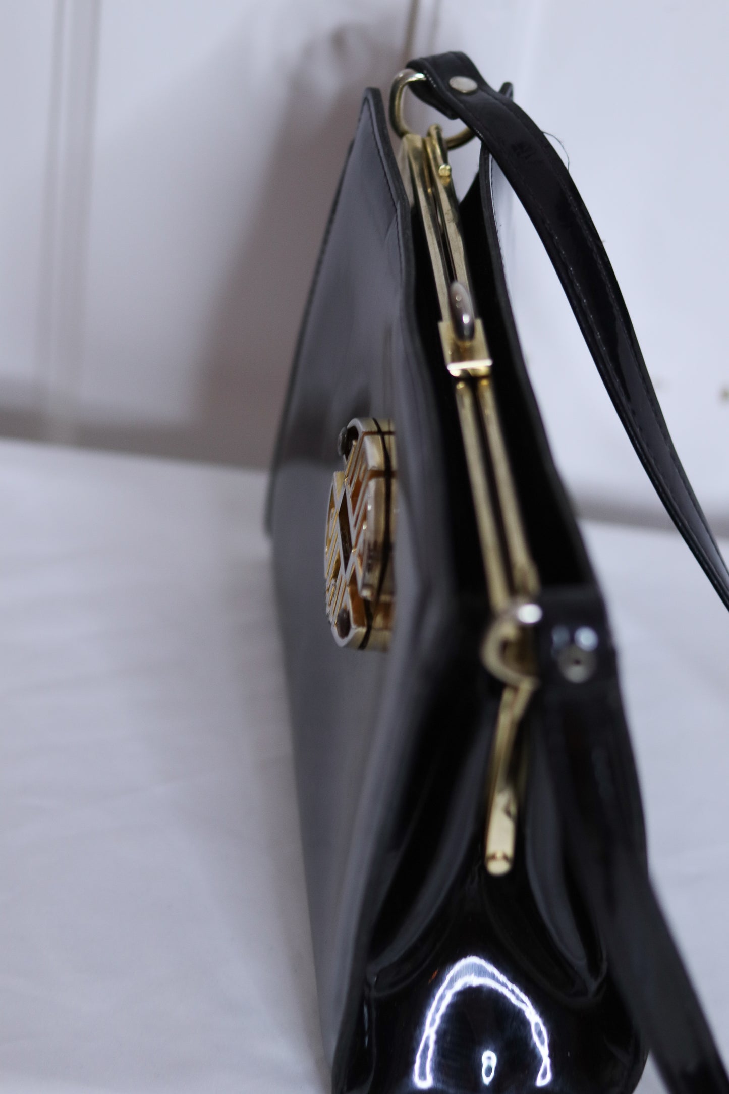 sac vintage en cuir verni