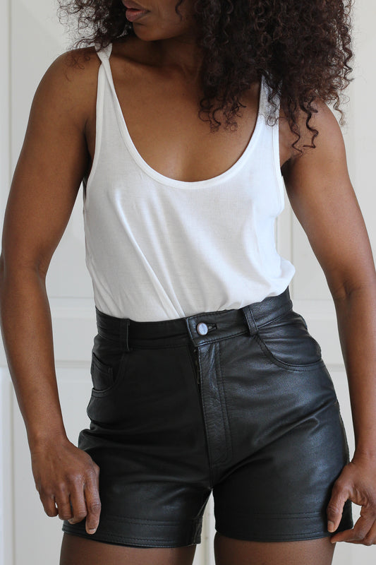 Short en cuir de chèvre noir