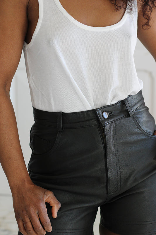 Short en cuir de chèvre noir