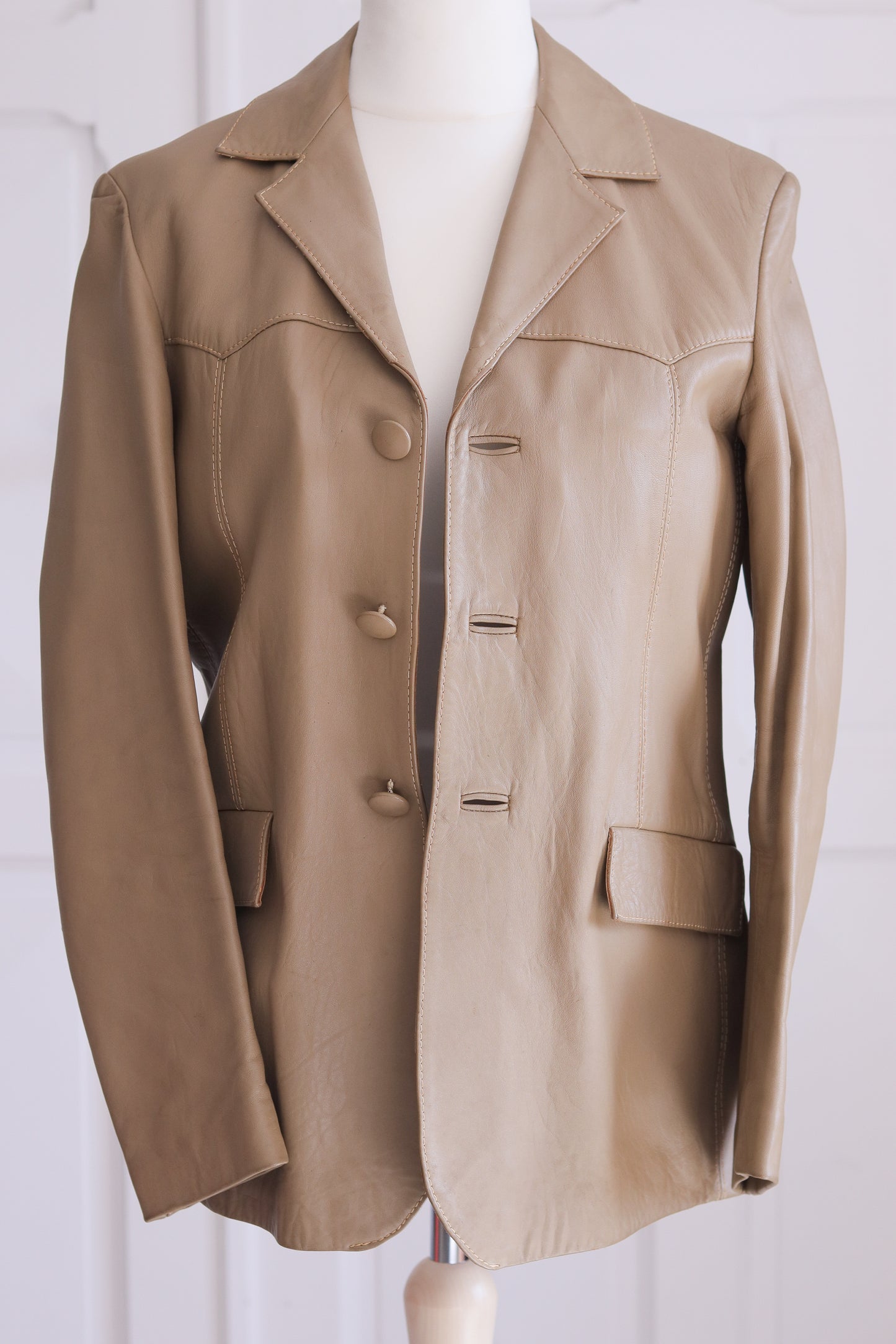 Blazer en cuir taupe