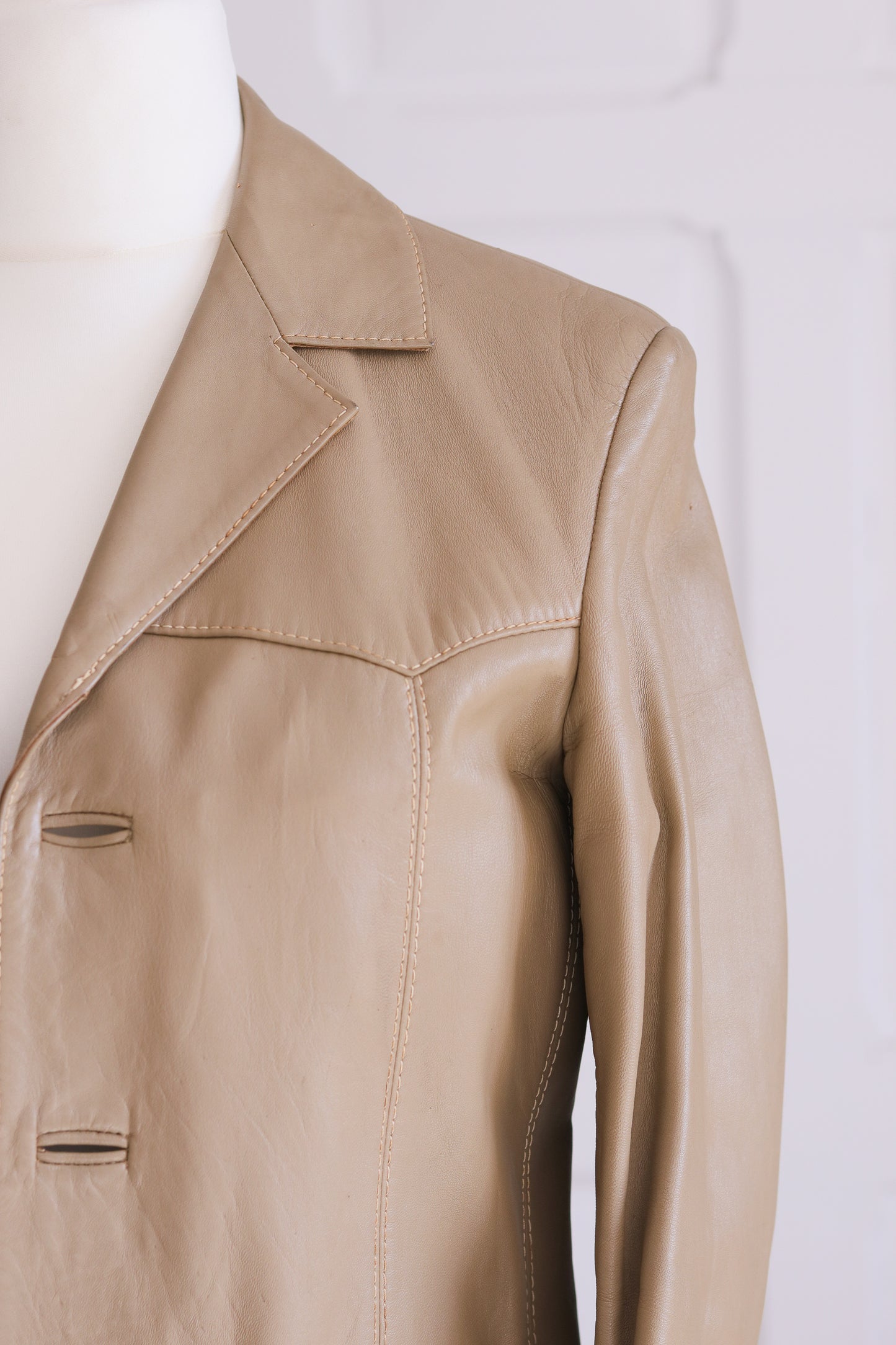 Blazer en cuir taupe
