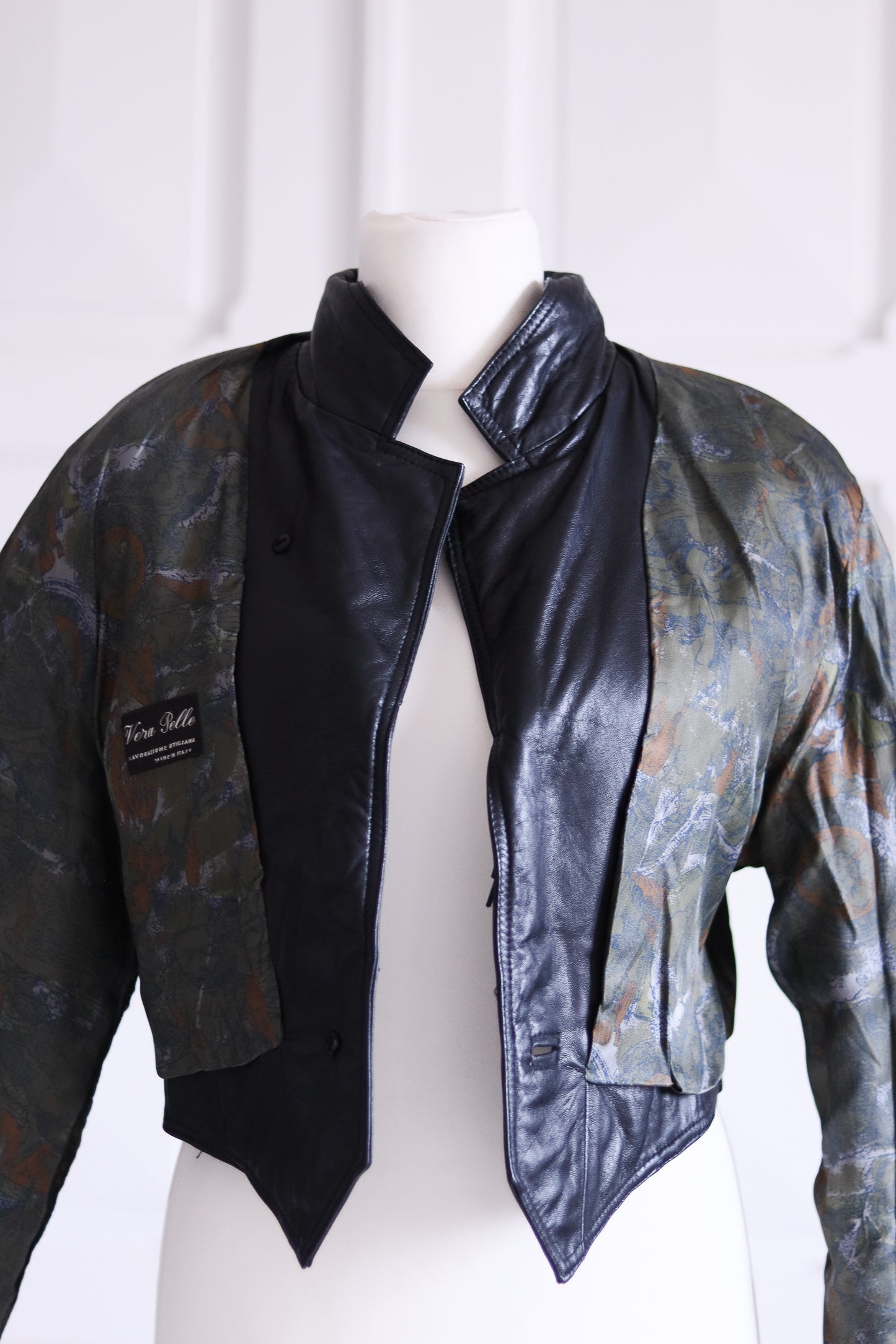 Blouson court à franges made in italy