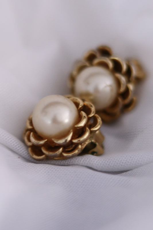 Boucles d'oreille doré et perle nacrée Orena