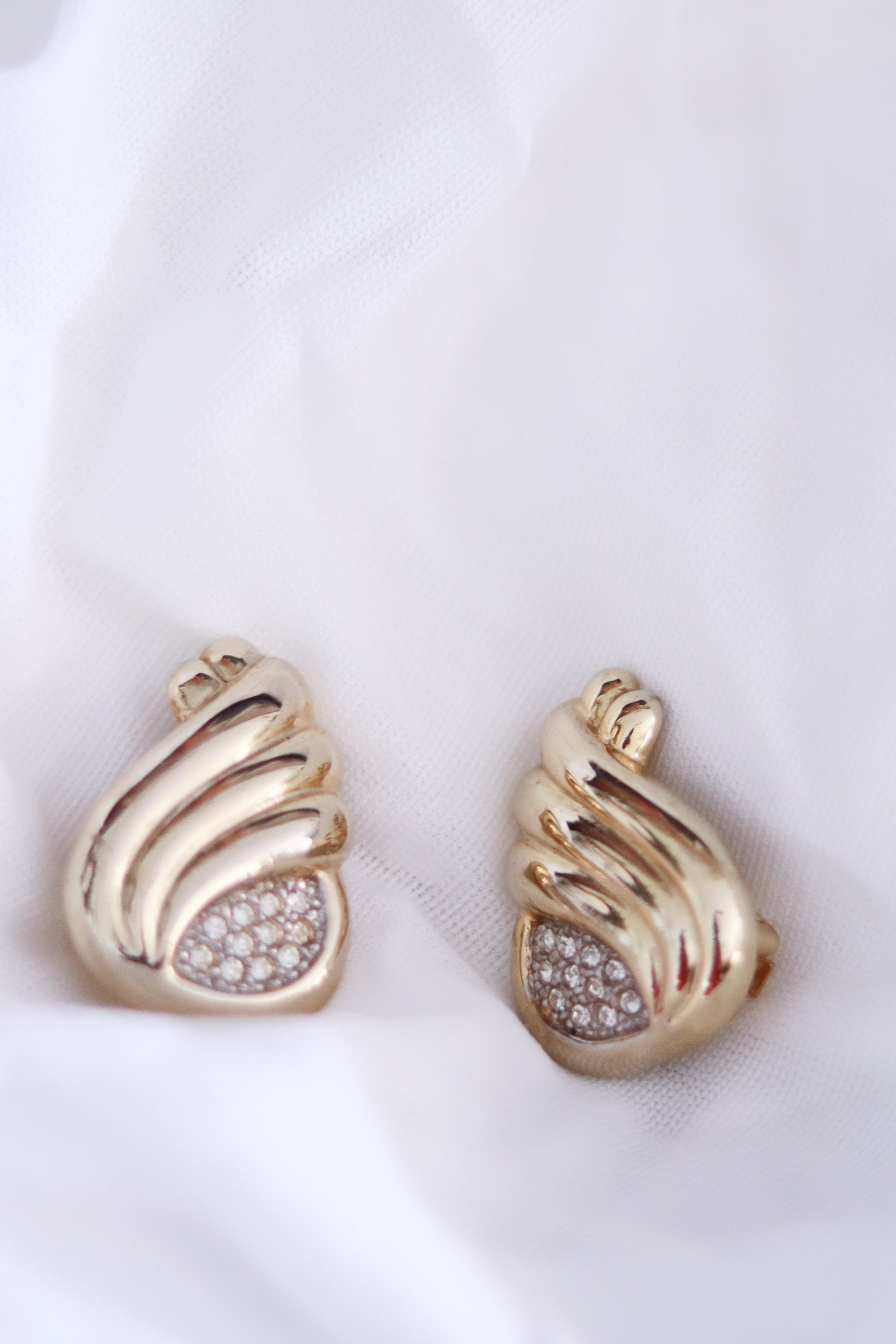Paire de boucles d’oreilles vintage en laiton Paire de boucles d’oreilles vintage en laiton