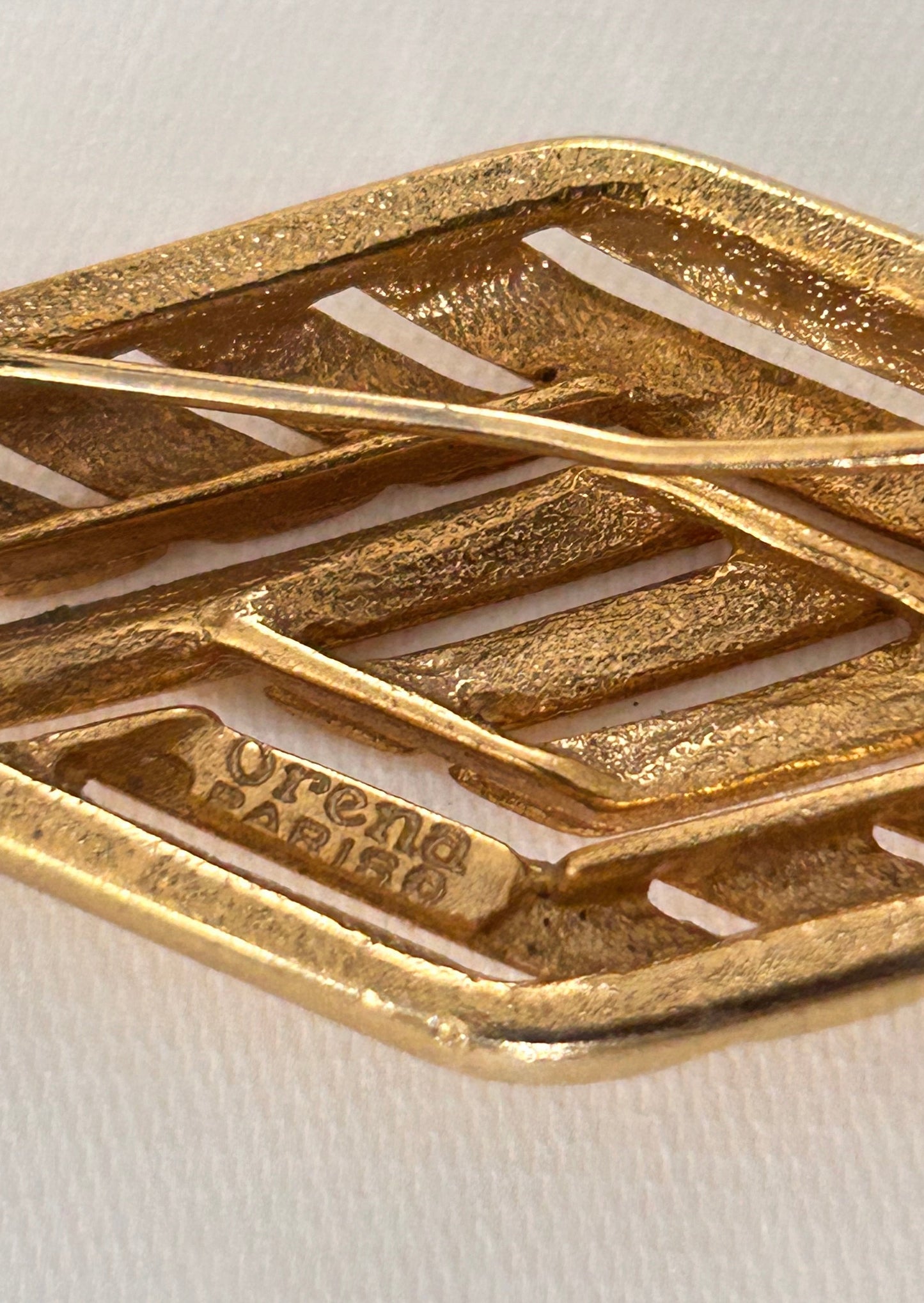 Broche signée Orena Paris