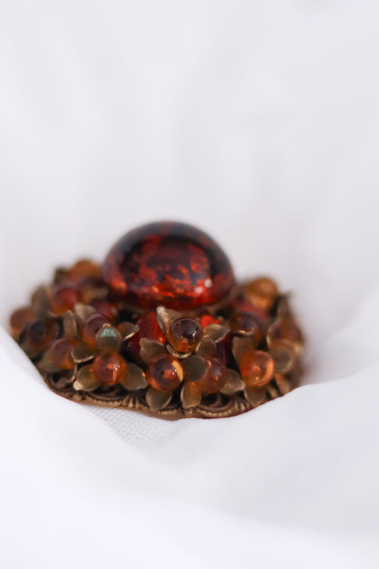 Broche bombée vintage fleuri
