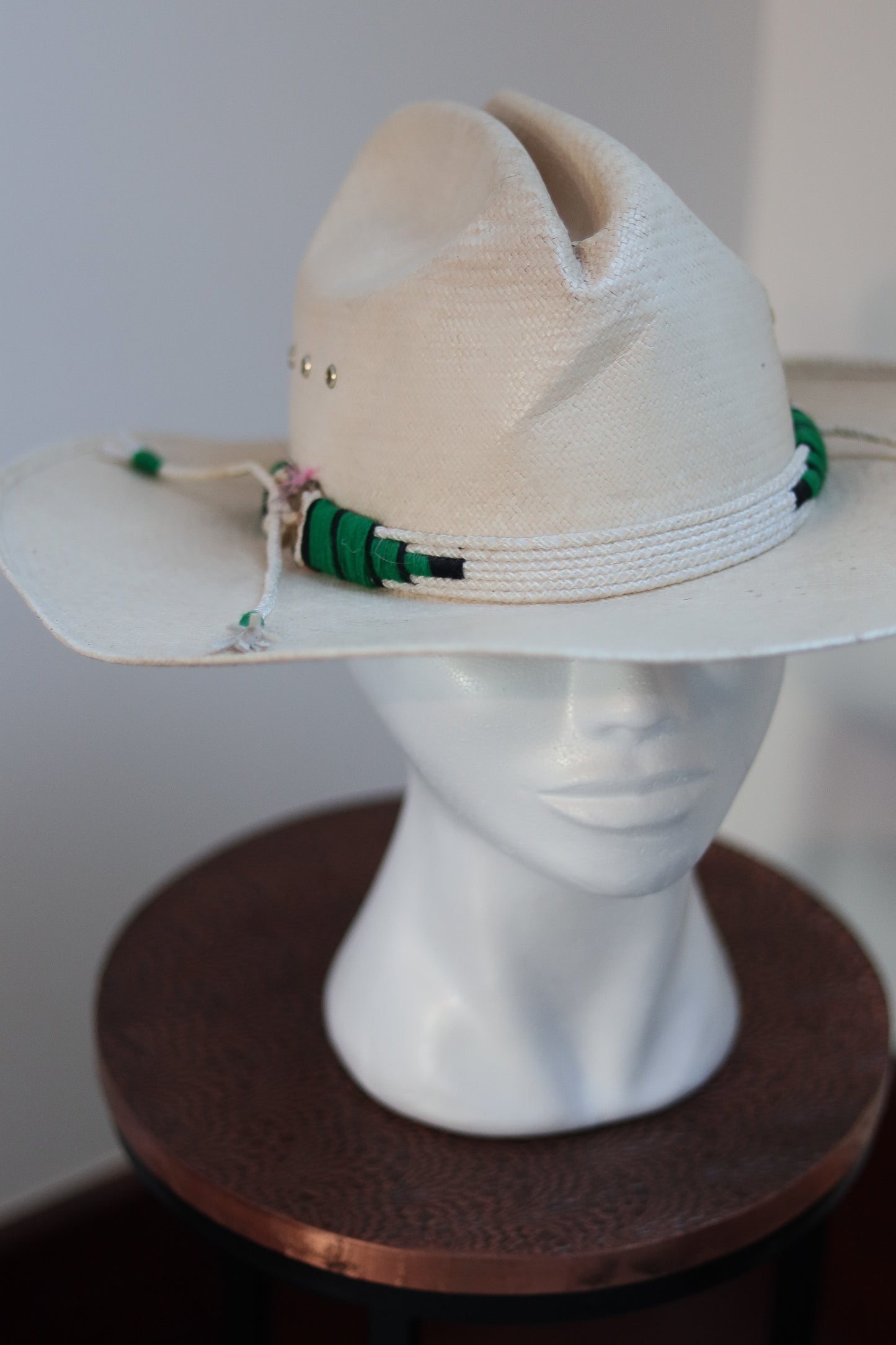 Chapeau paille rigide