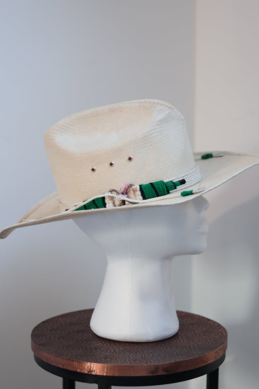 Chapeau paille rigide