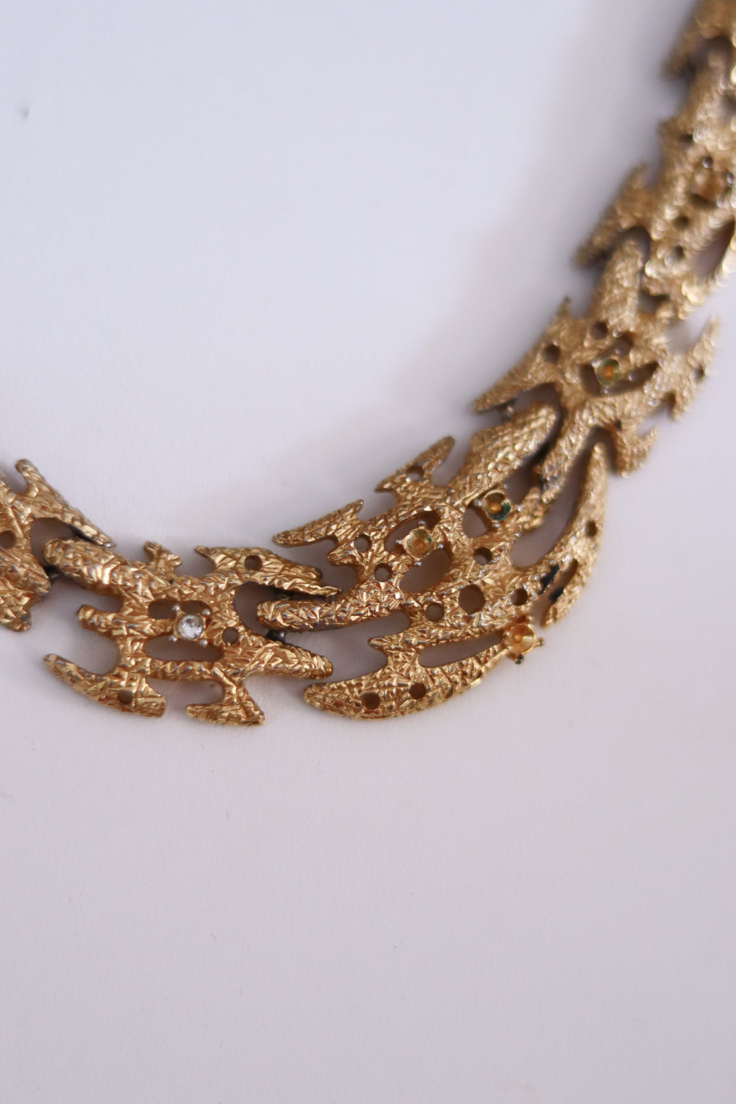 Collier vintage sculpturale ave strass