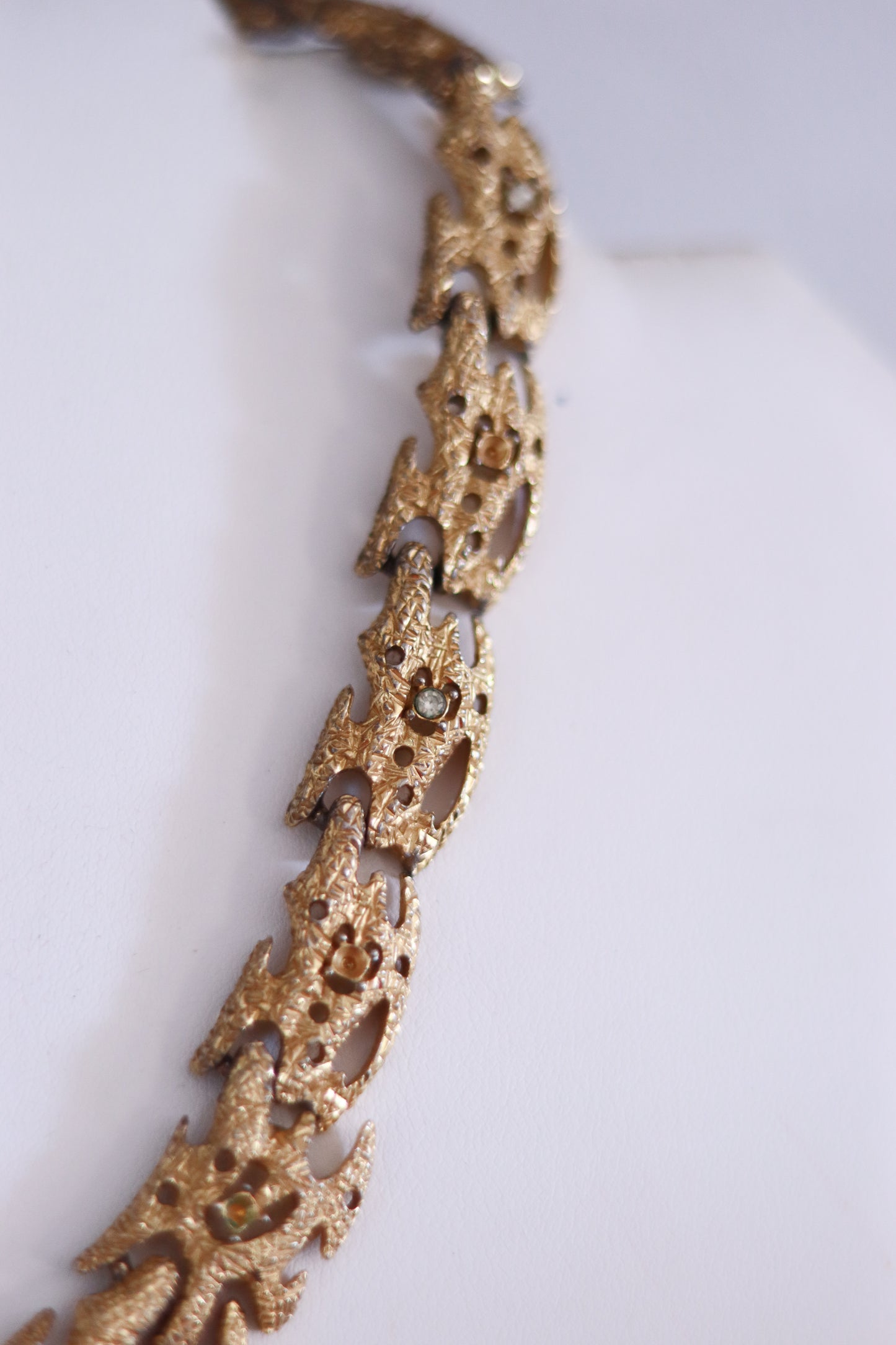 Collier vintage sculpturale ave strass