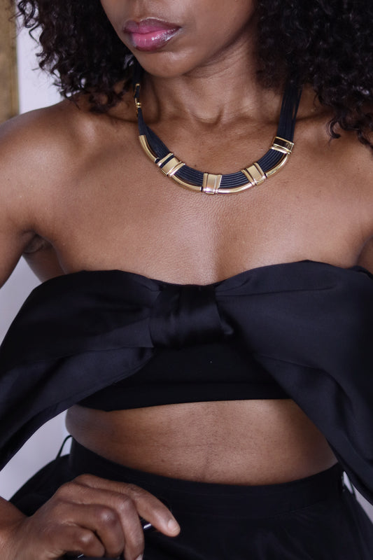 Collier en cuir et métal doré