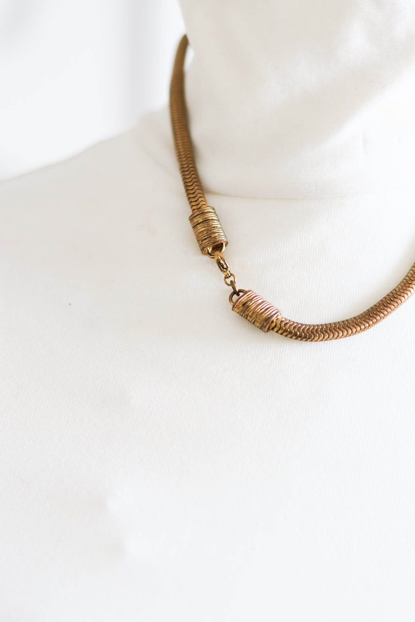 Collier en pierre de lapis lazuli