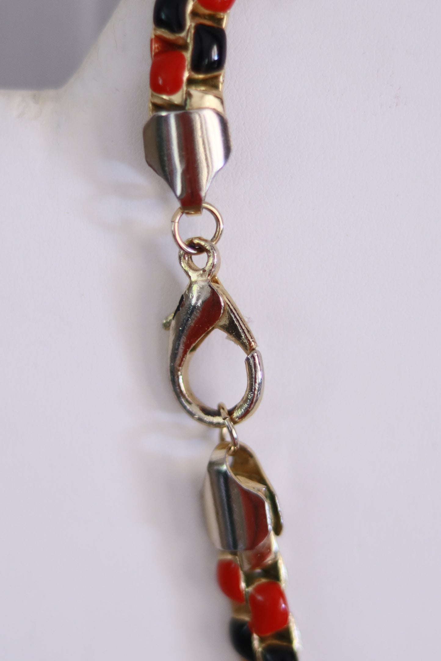 Collier en maillons émaillés