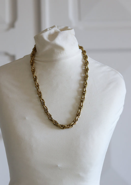 Collier en métal doré