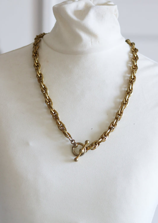 Collier en métal doré