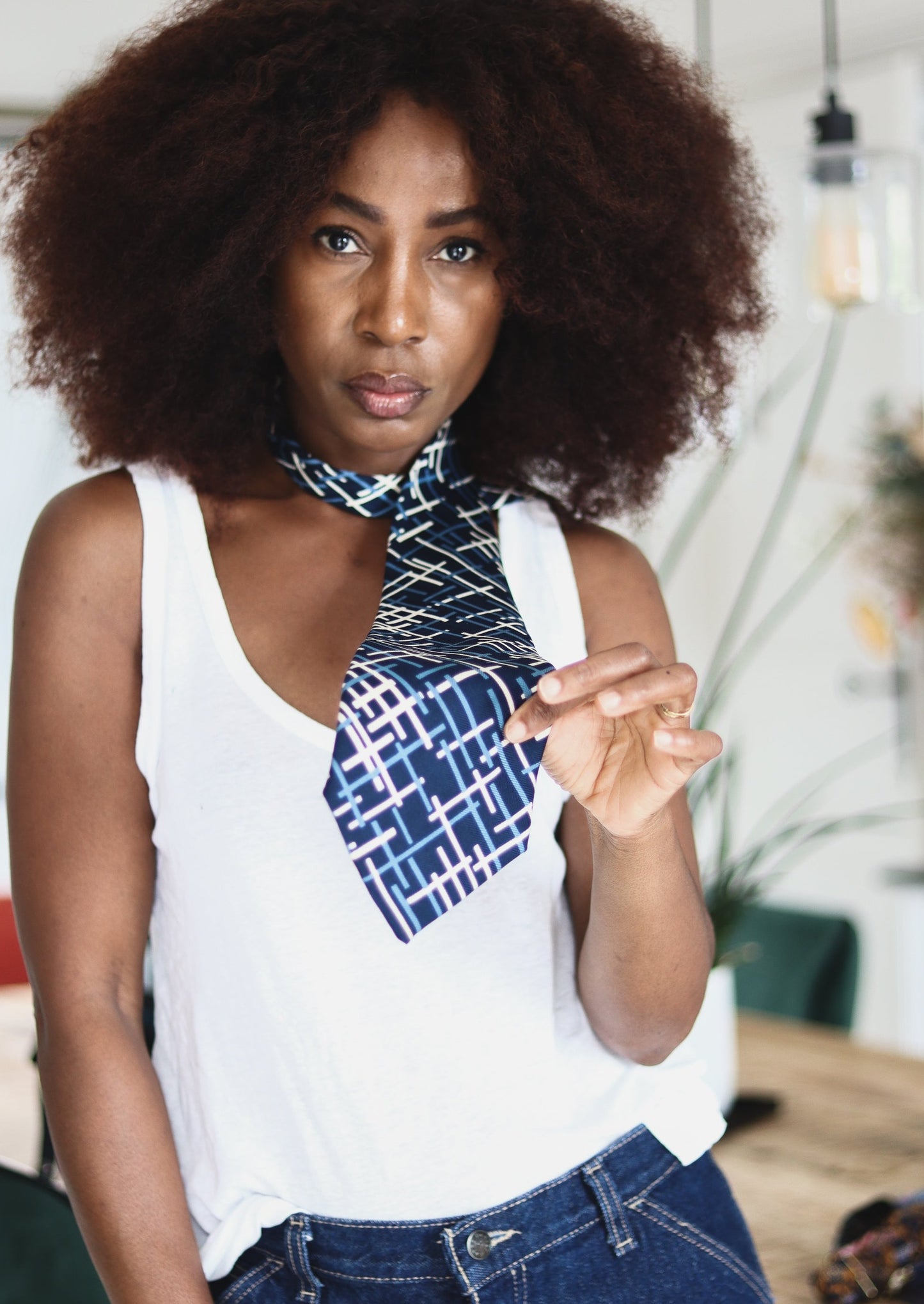 Nina RICCI cravate en soie à motifs