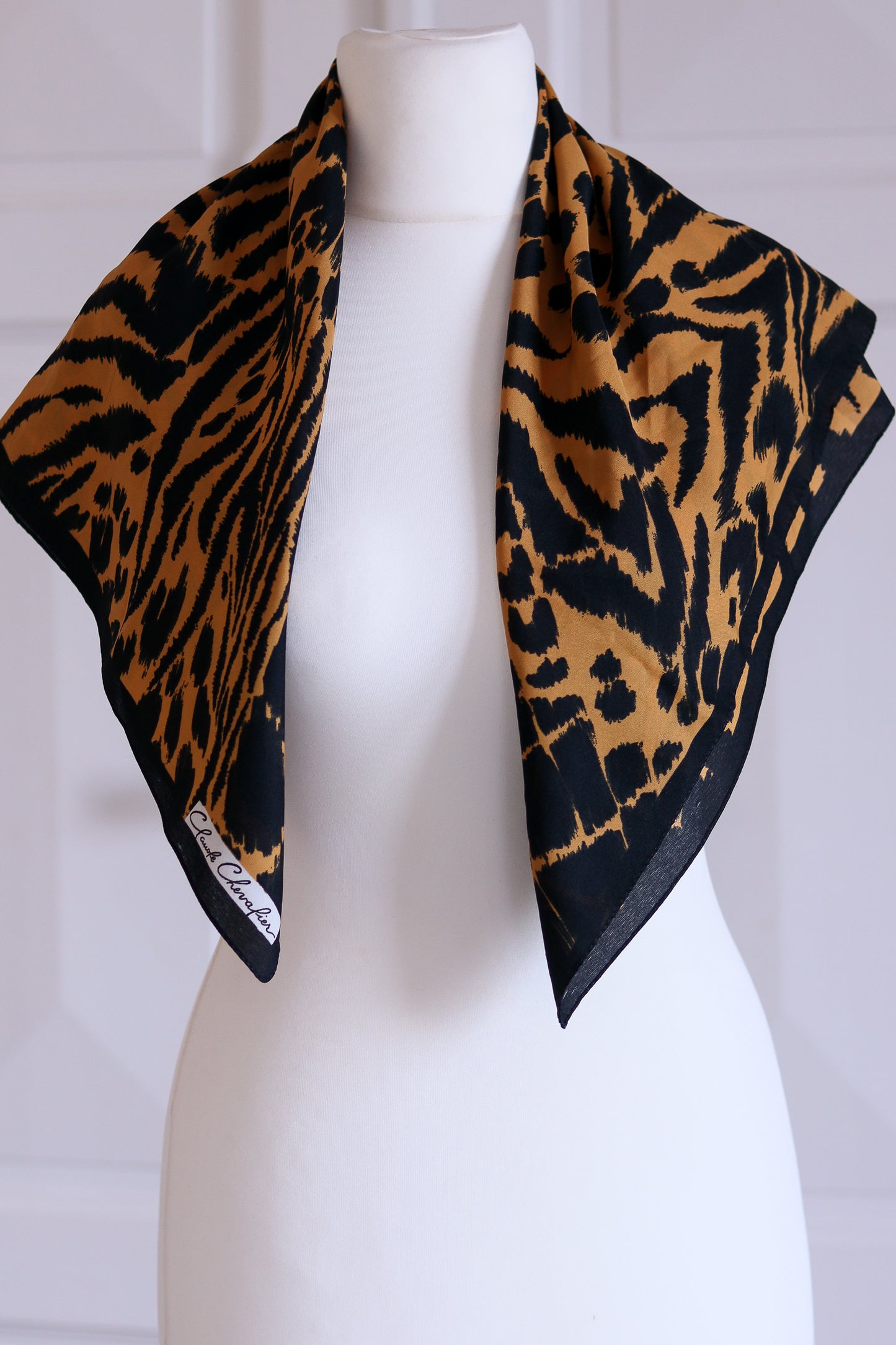 Claude Chevalier foulard imprimé
