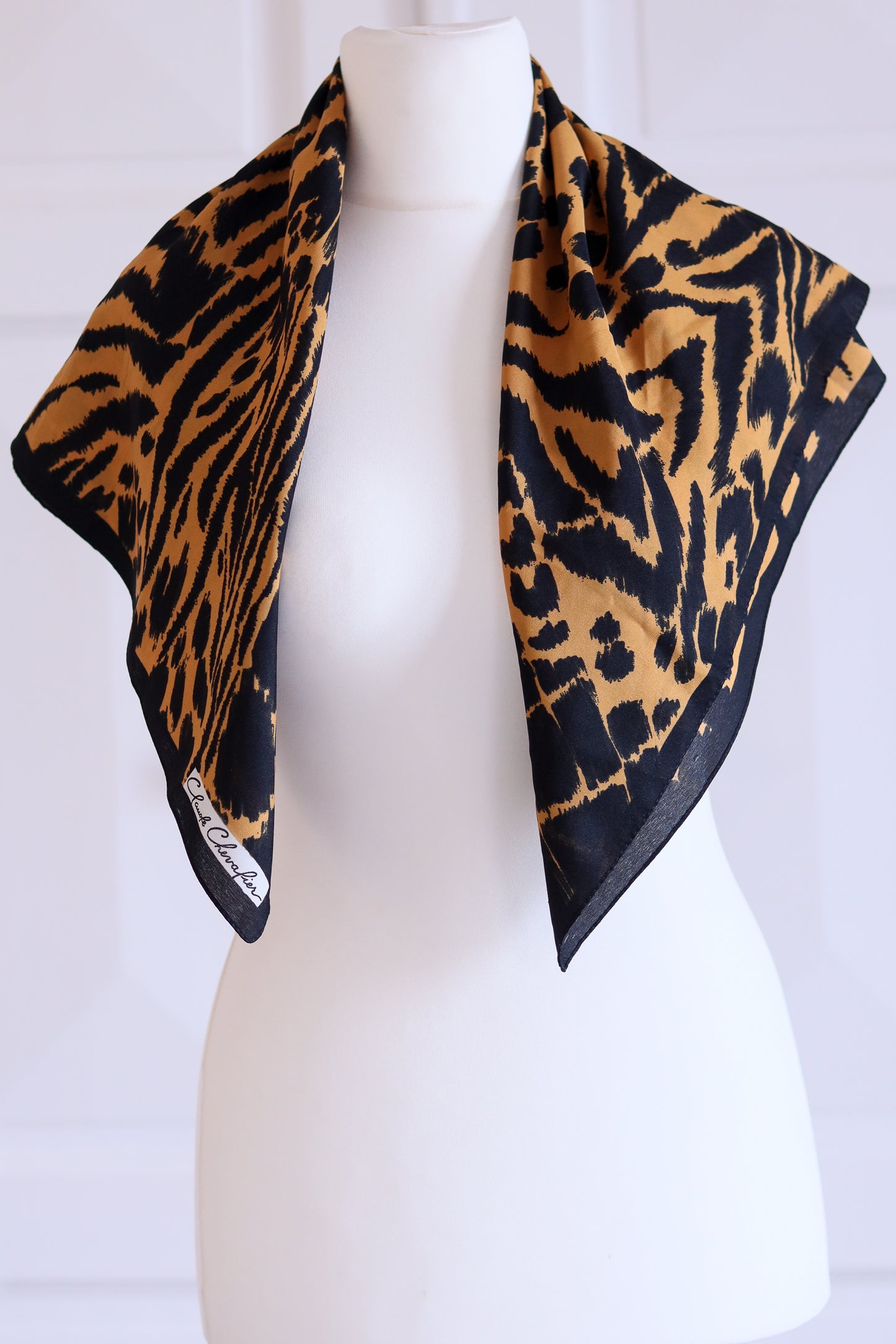 Claude Chevalier foulard imprimé