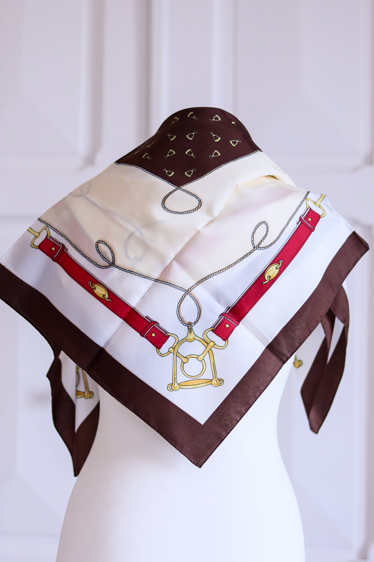 Nathalie Andersen foulard à motifs