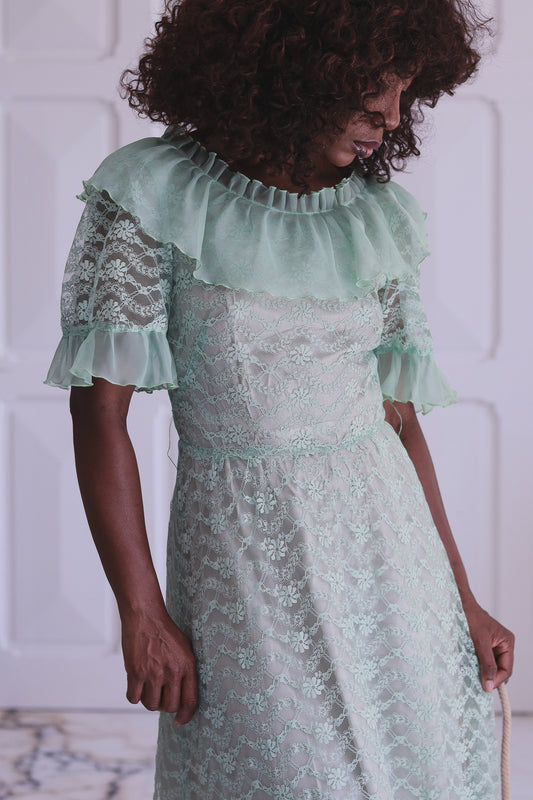 Robe en dentelle vert d'eau