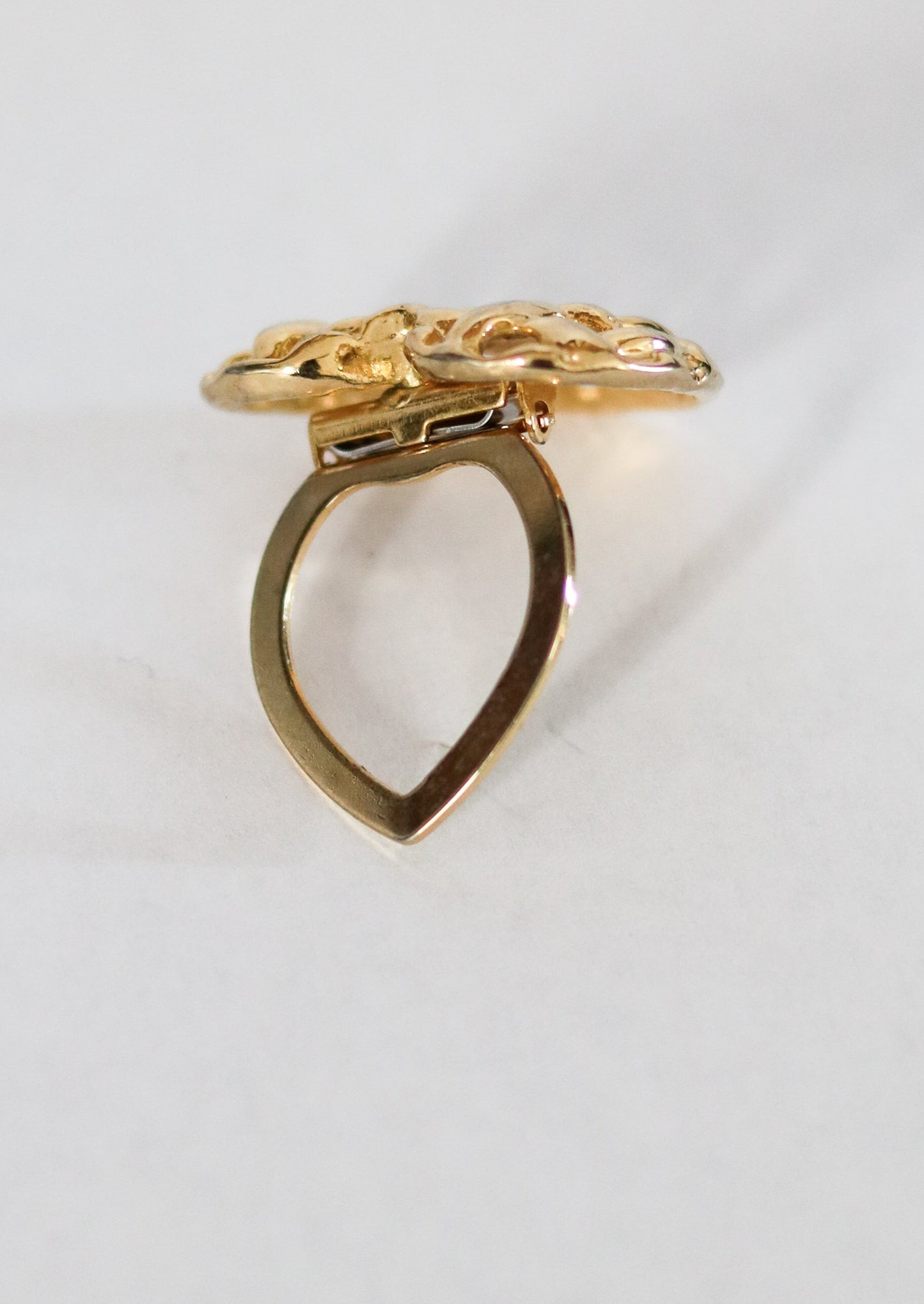 Pince à foulard coeur en métal doré