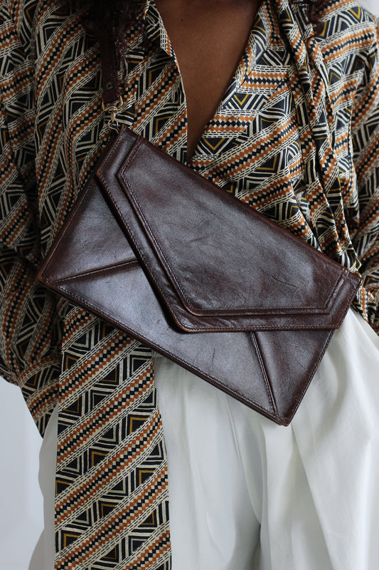 Pochette en cuir chocolat vintage