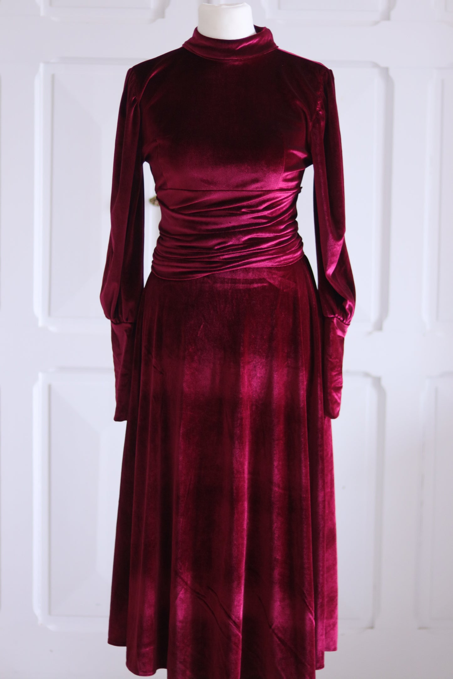 Bella robe cocktail rouge velours