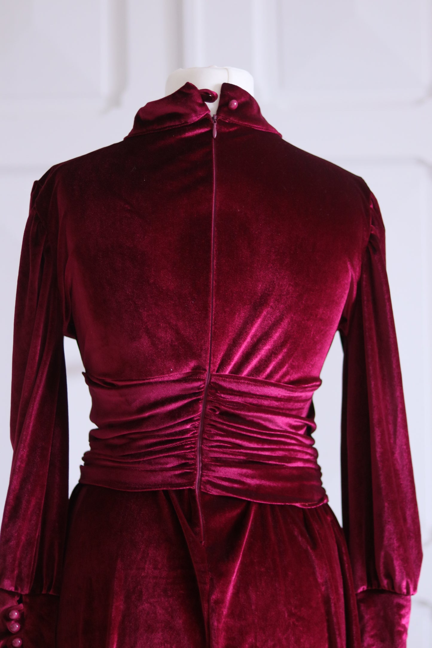 Bella robe cocktail rouge velours
