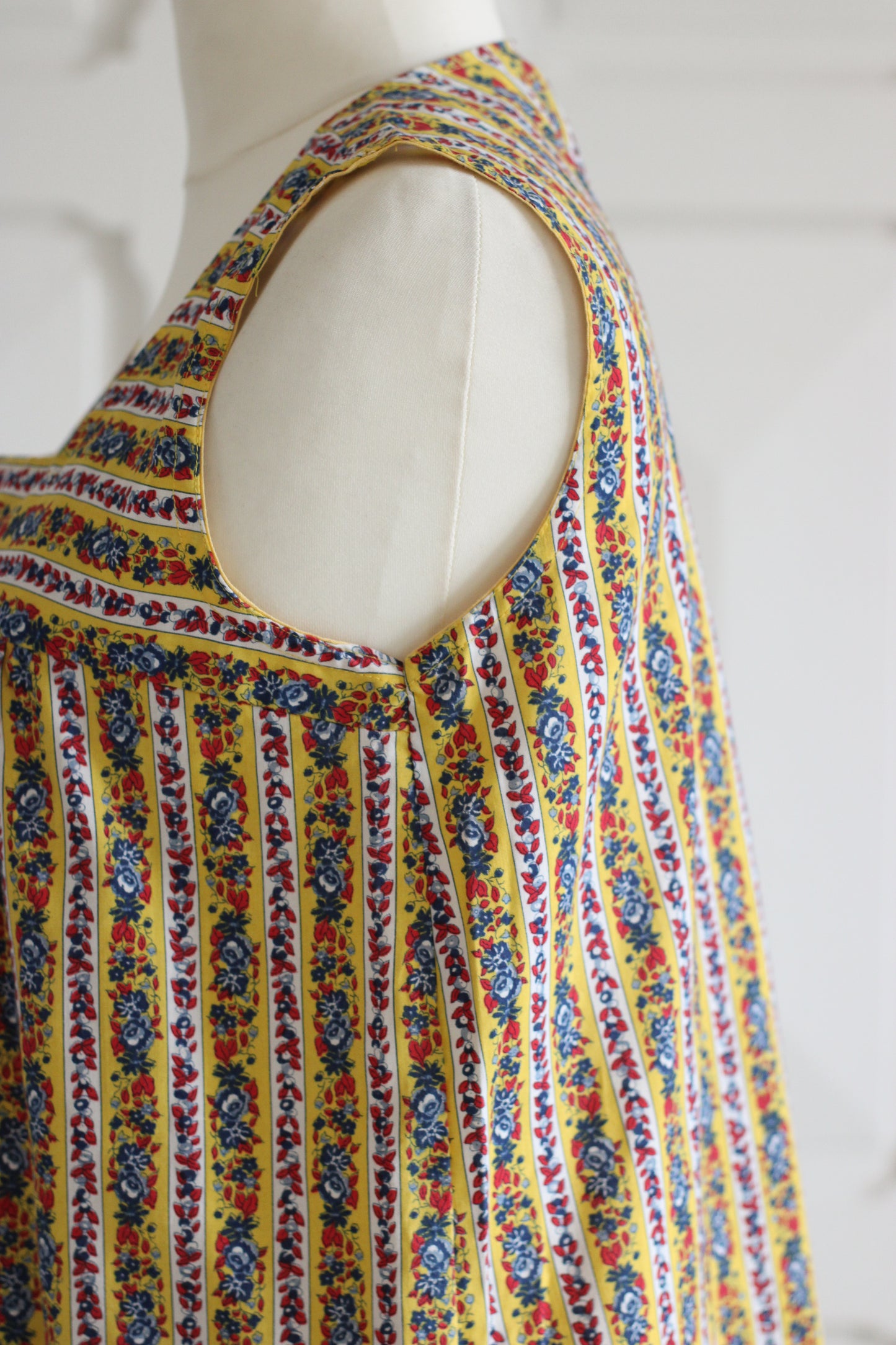 Robe d'intérieur vintage à motifs