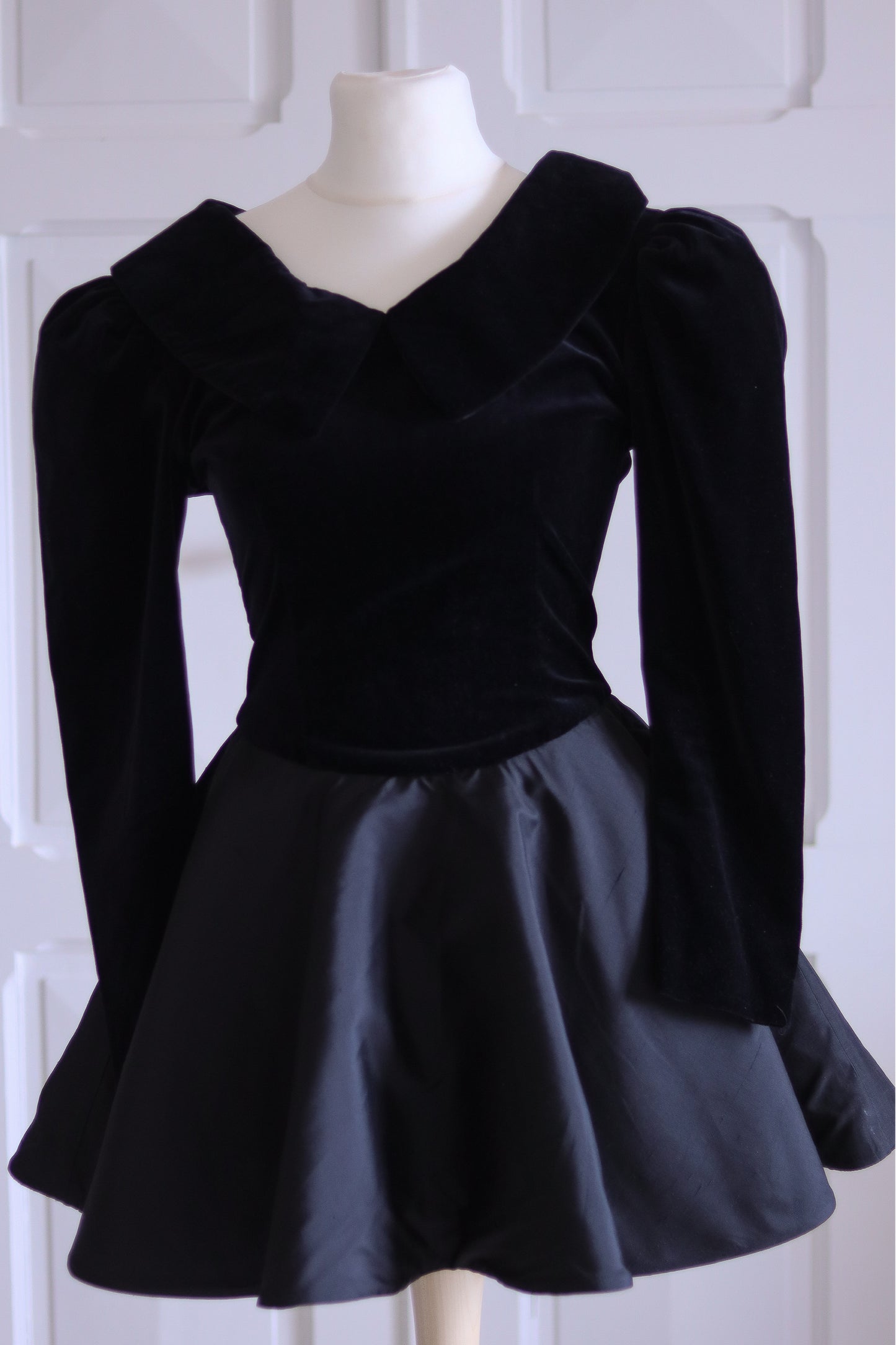 Robe cocktail col Claudine