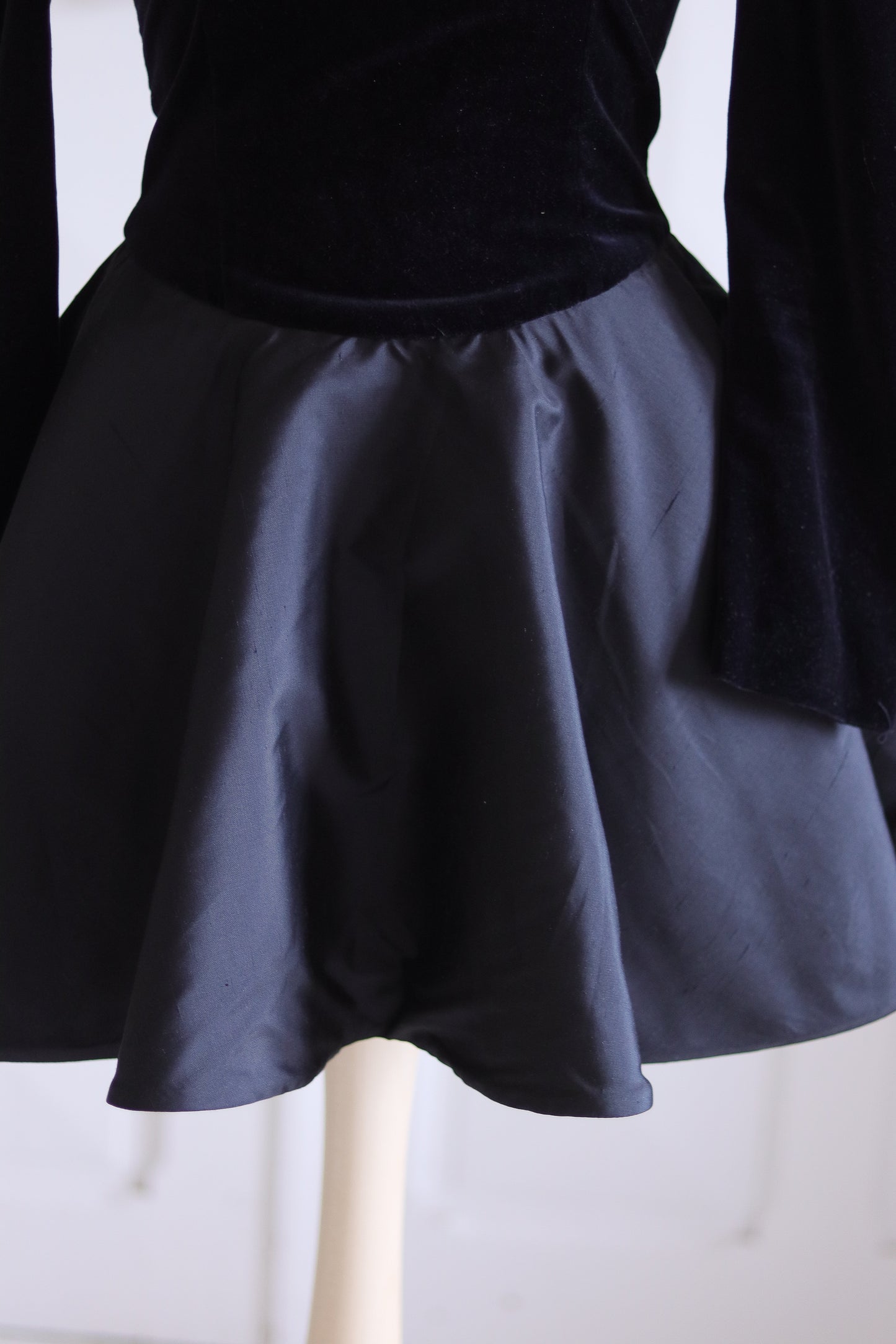 Robe cocktail col Claudine