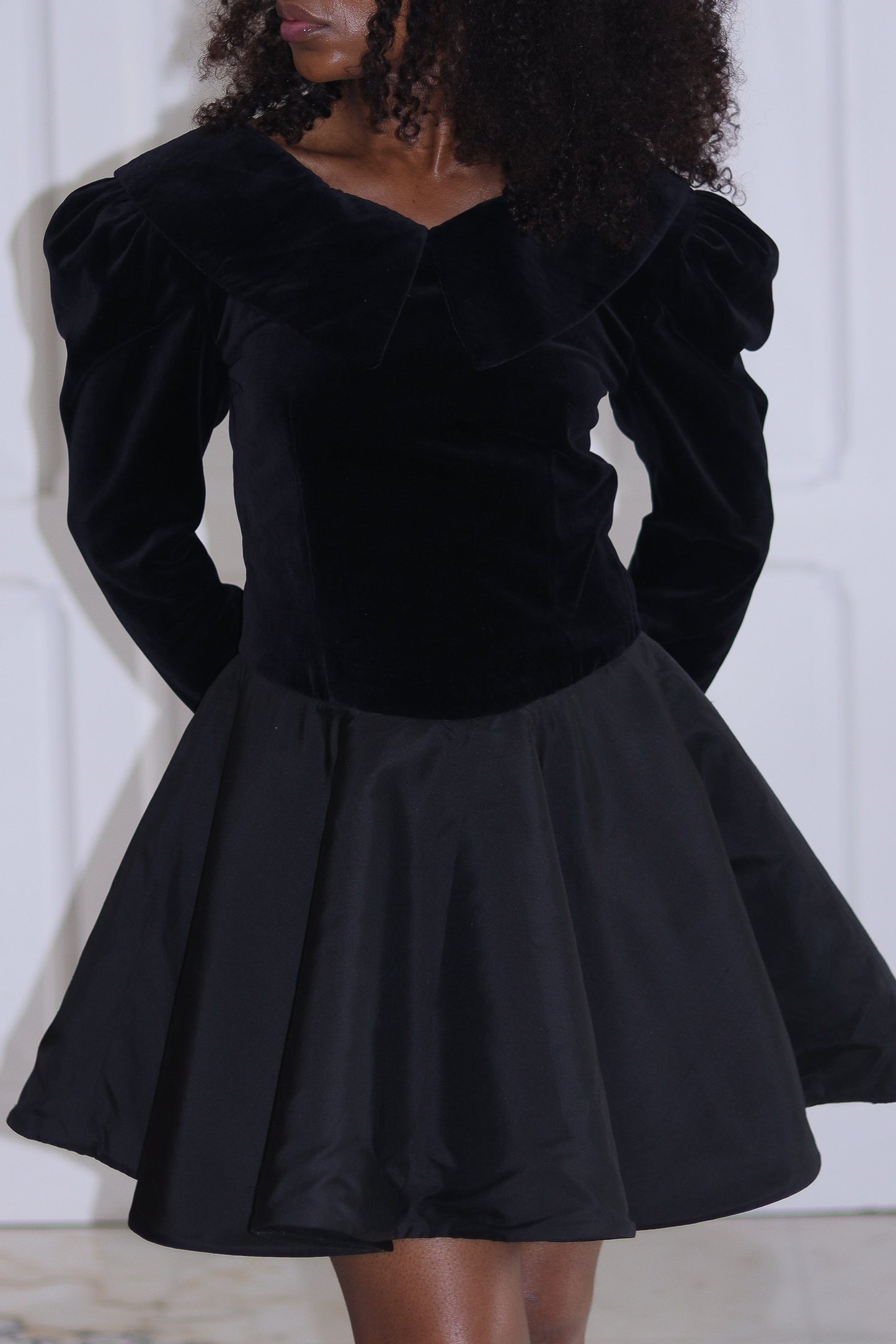 Robe cocktail col Claudine