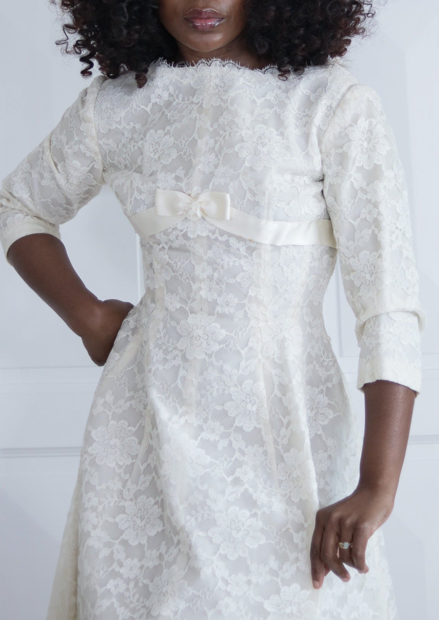 Robe Vintage Temperley En Dentelle Et Soie - Taille 10, Longueur Genou - Occasion Très Bon état