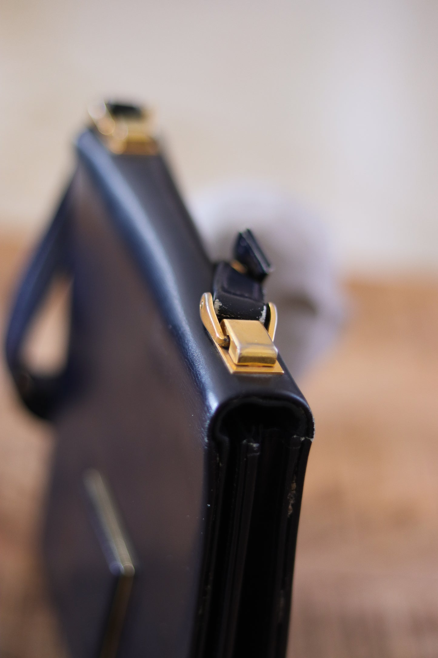 Sac à main carré en cuir