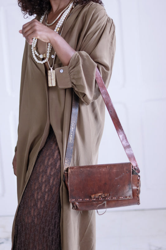 Sac besace en cuir années 1960