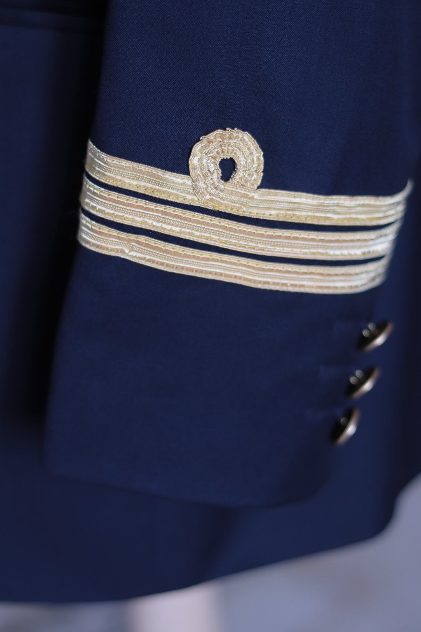 Liliane Attias veste de la marine