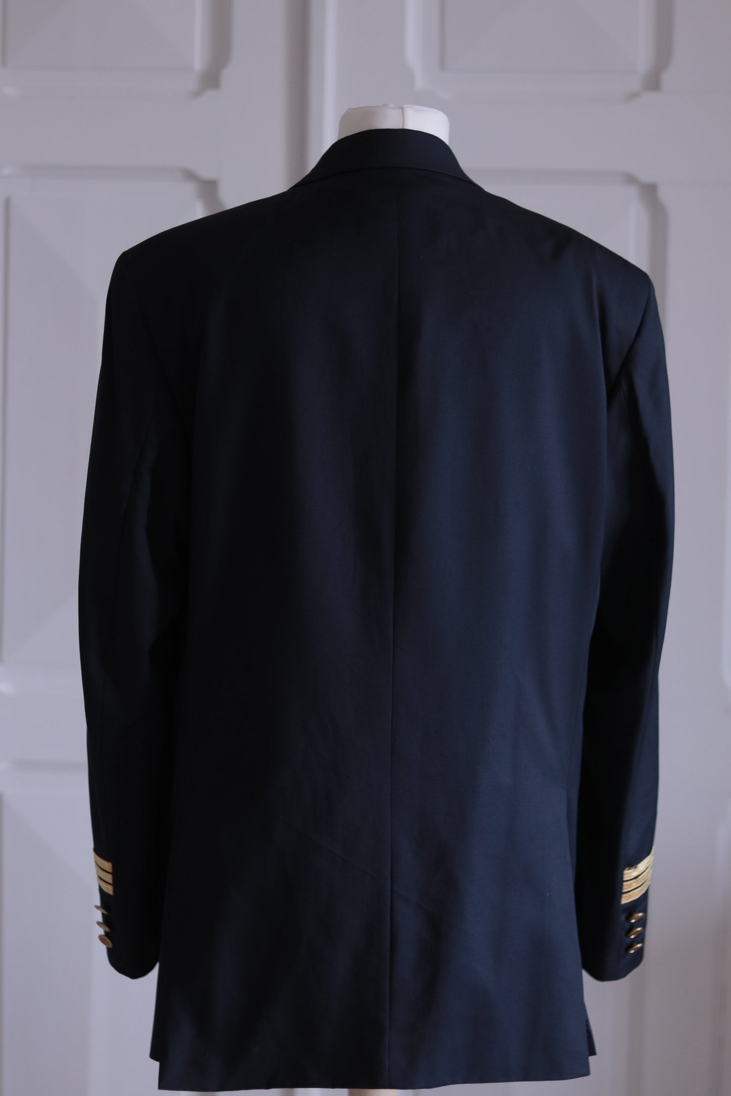Liliane Attias veste de la marine