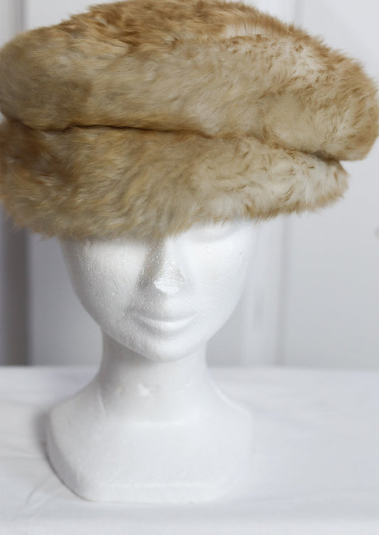 Chapeau toque en fourrure