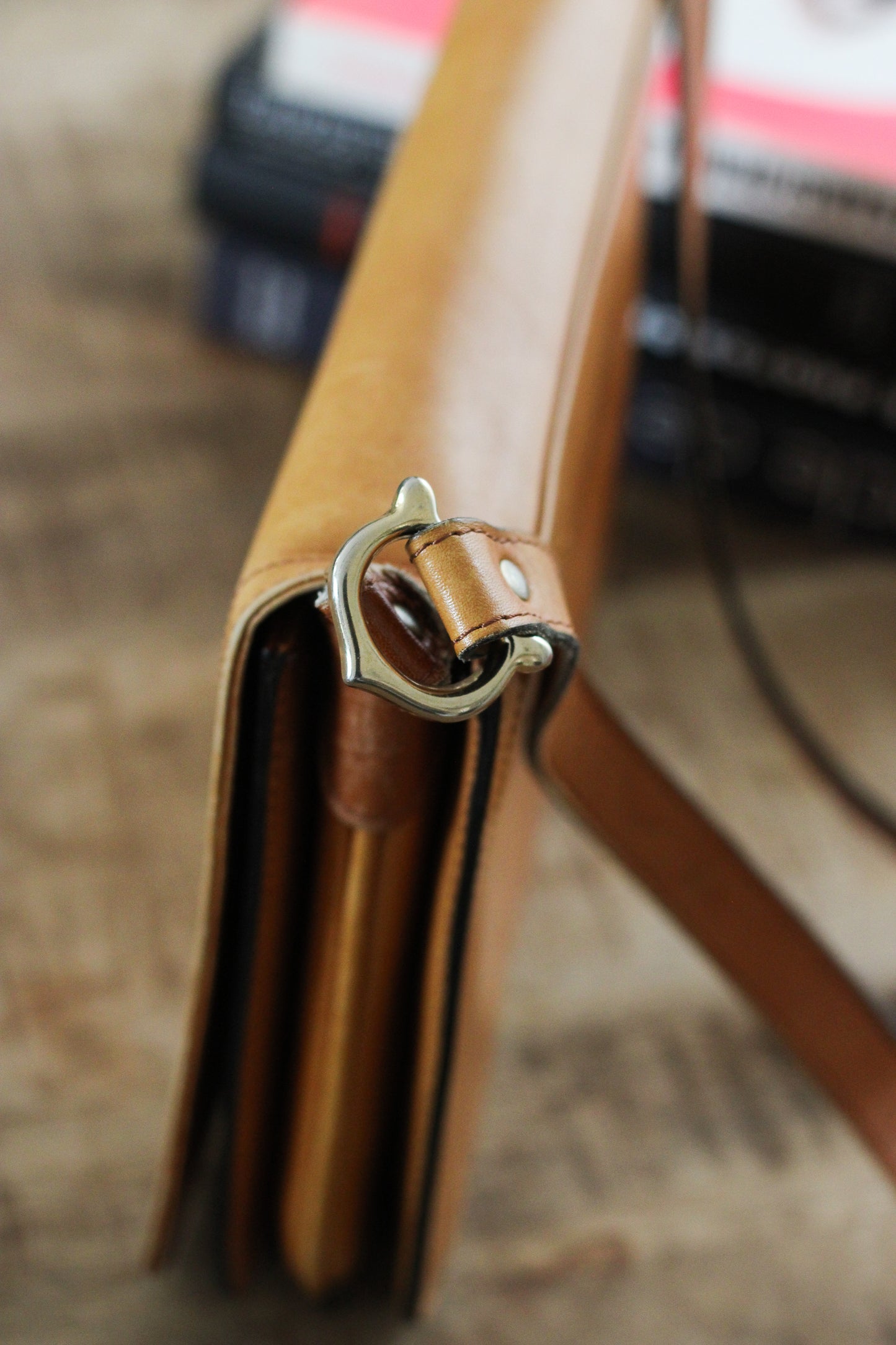 Sac bandoulière en cuir Cartier