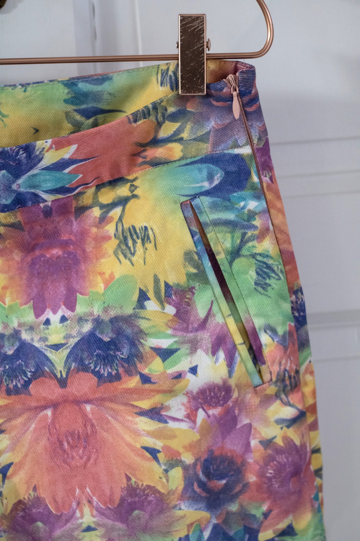 Wealth Bangkok  short fleuri