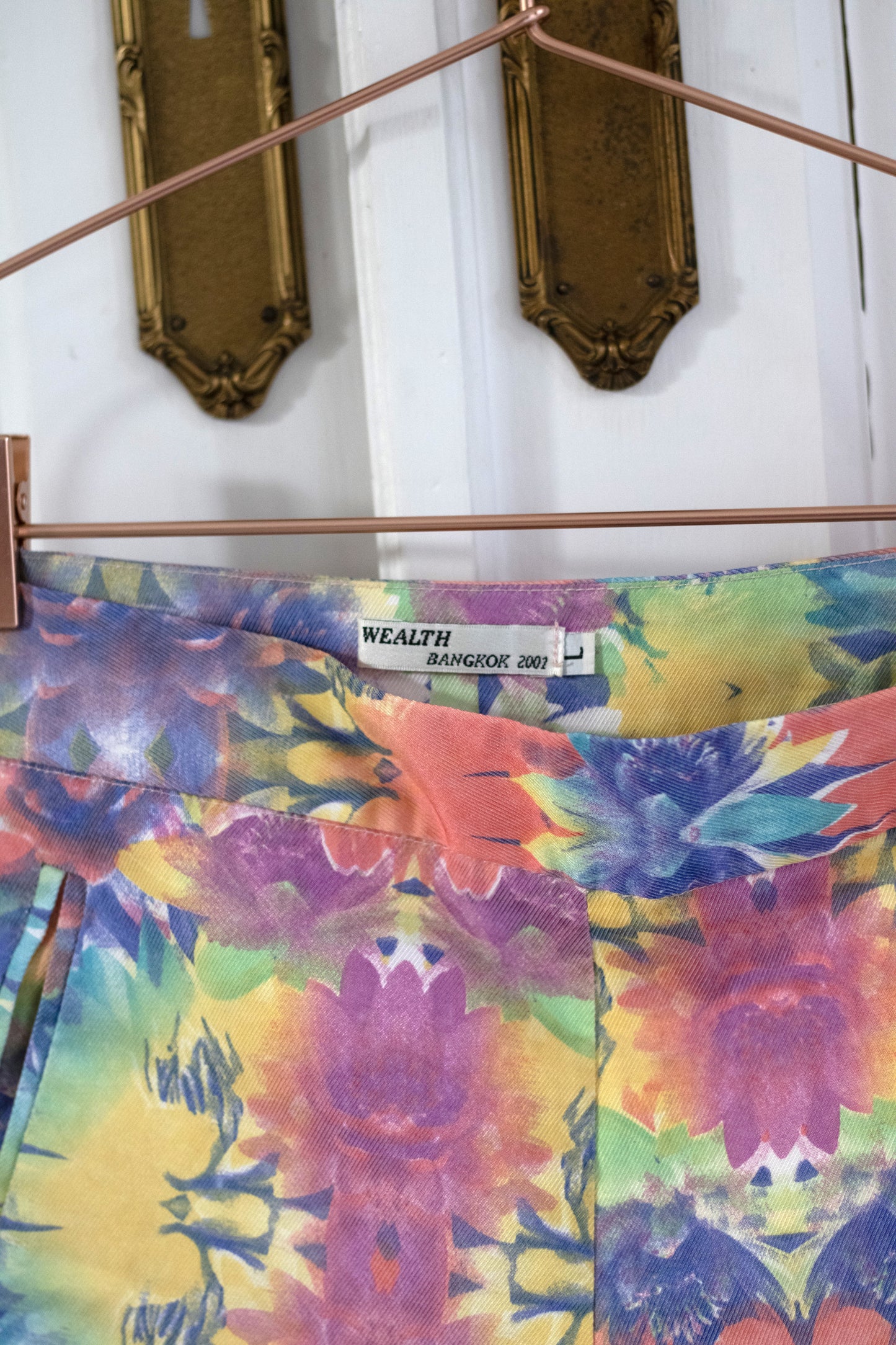Wealth Bangkok  short fleuri