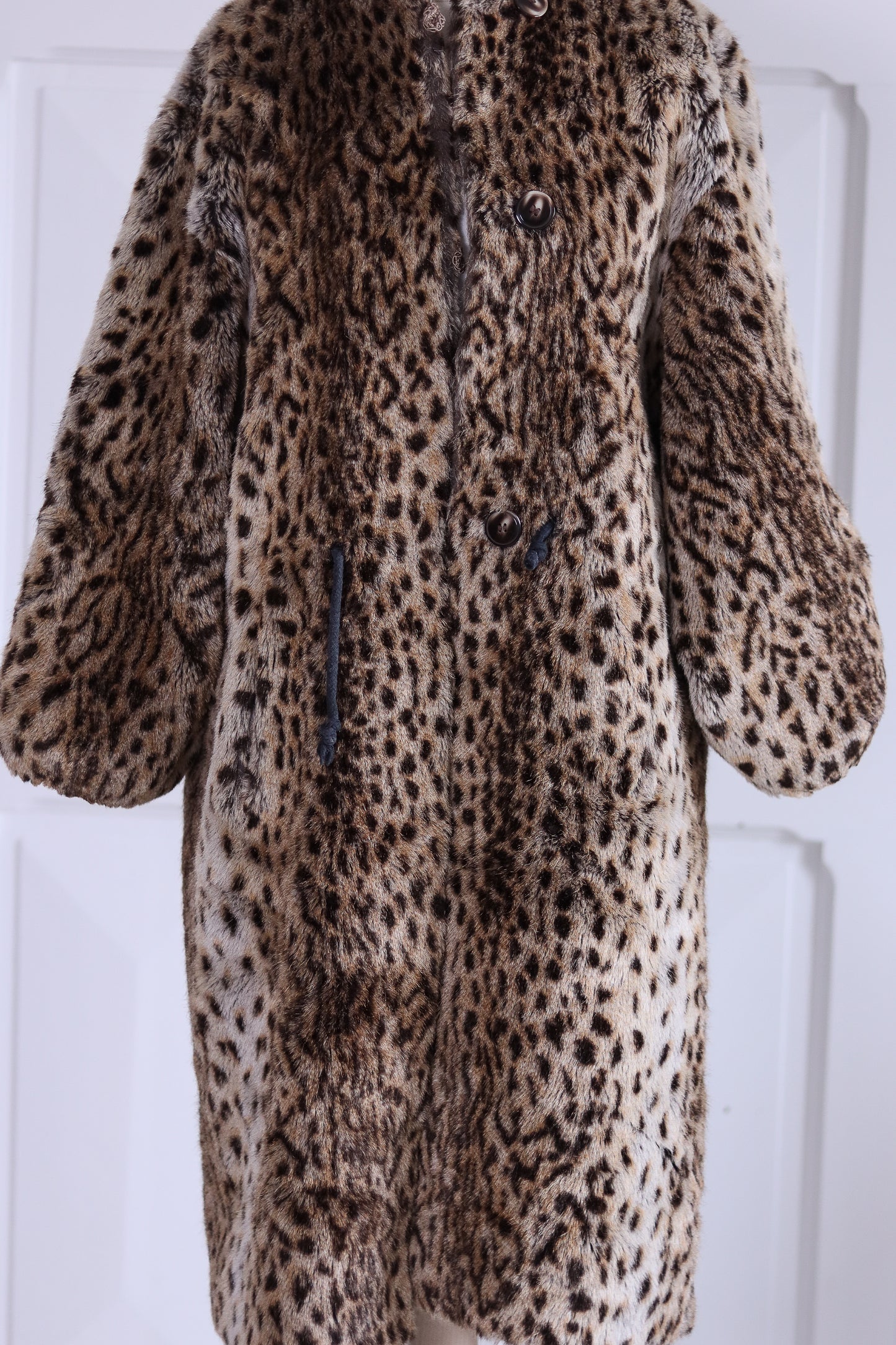 Sylvia Dorante manteau fausse fourrure