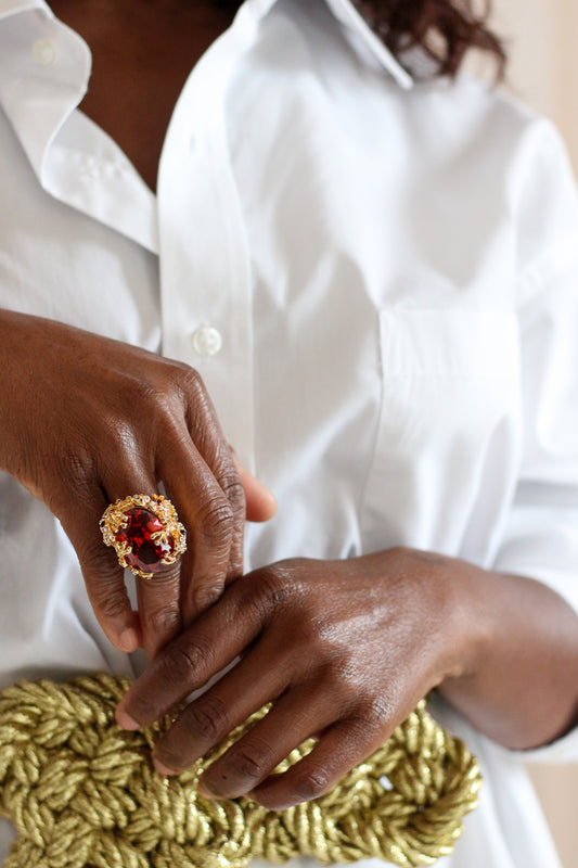 Bague vintage dorée pierre rouge