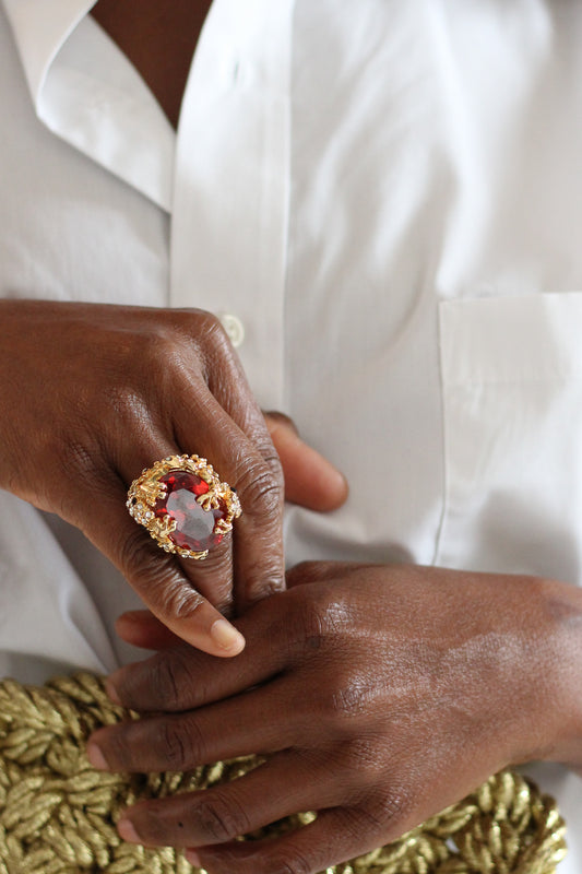 Bague vintage dorée pierre rouge