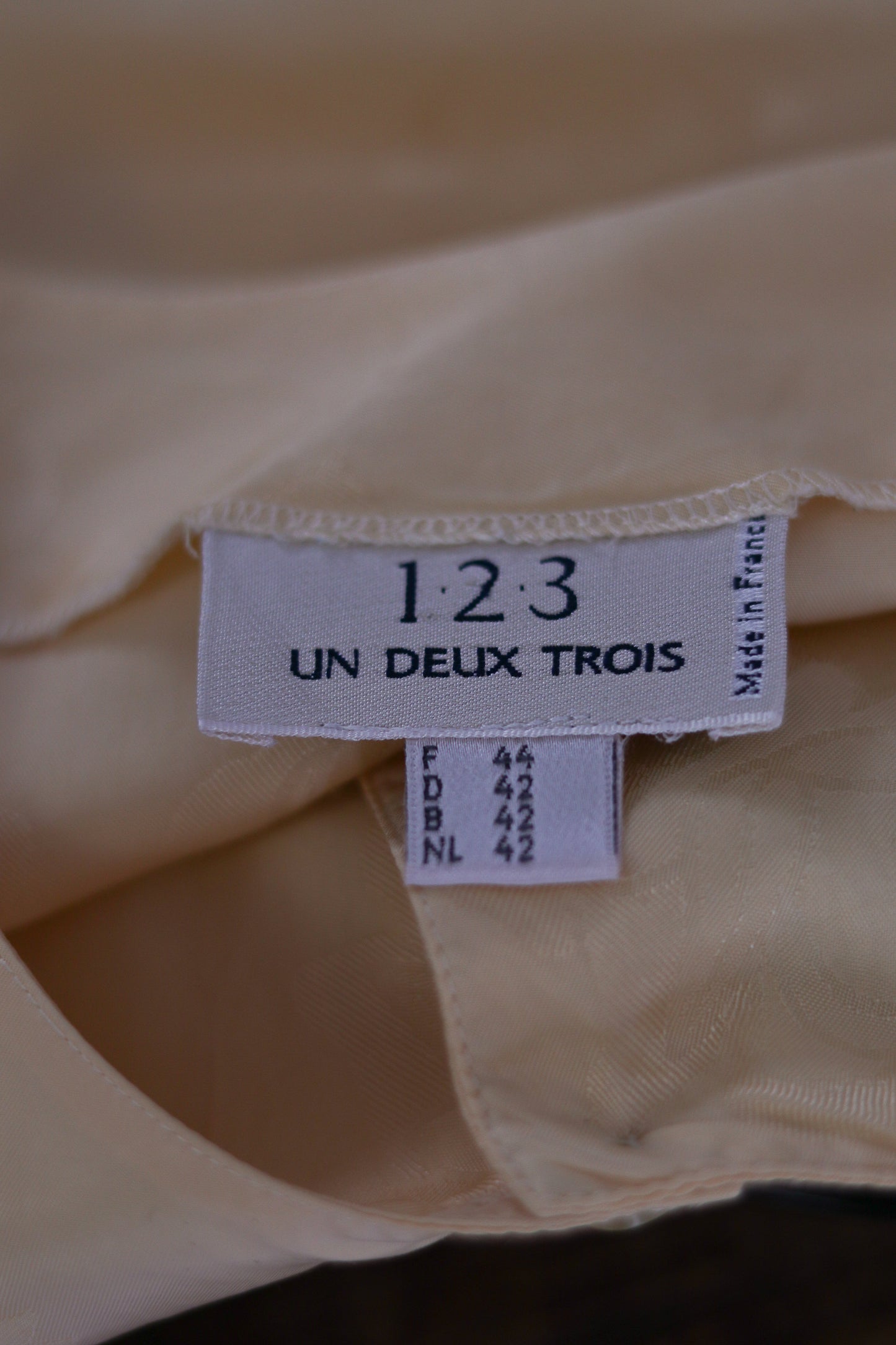 1.2.3 Blouse jaune vintage