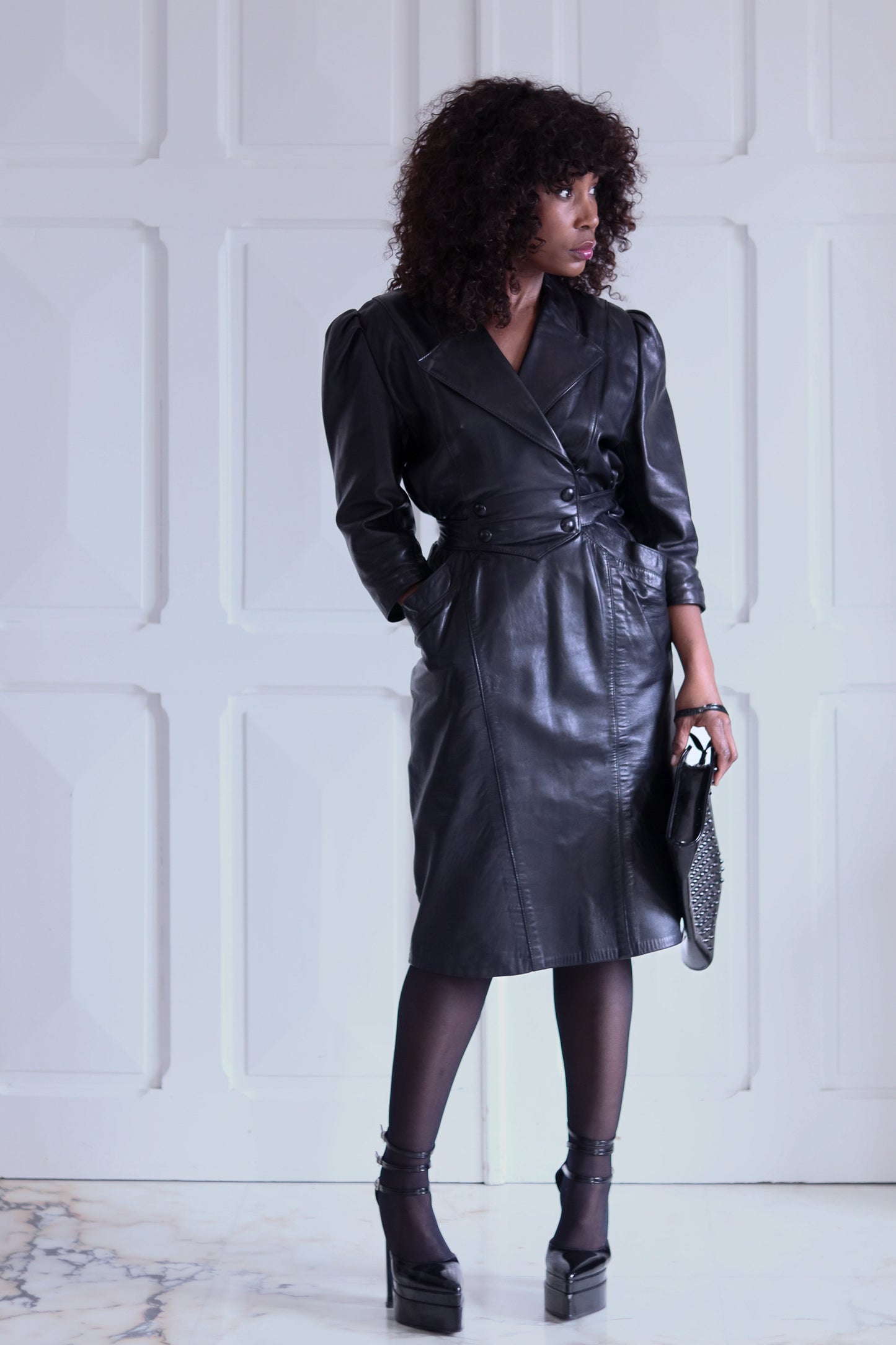 Robe en cuir vintage 1980